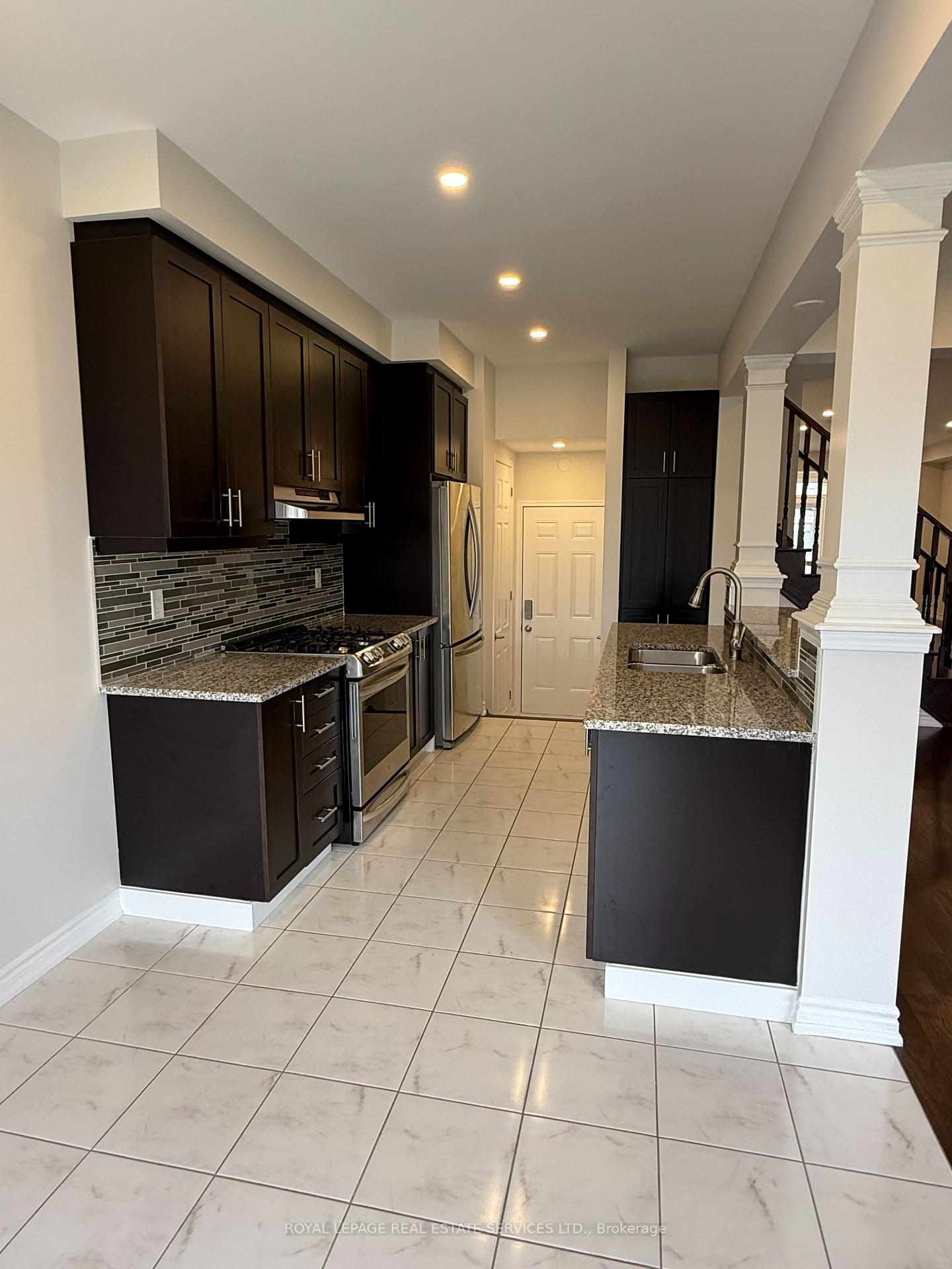 Photo 11 of 42 Faust Ridge, Vaughan, Kleinburg — HOMEH