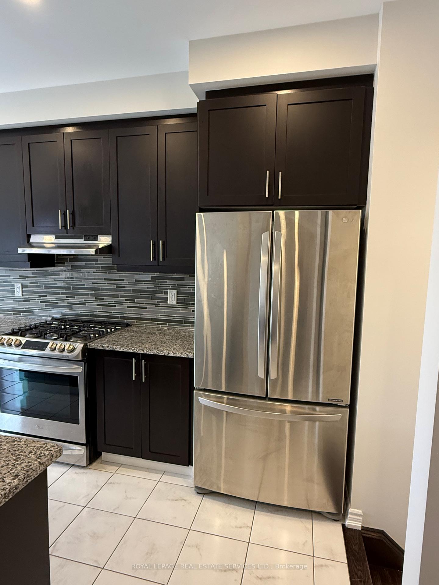 Photo 12 of 42 Faust Ridge, Vaughan, Kleinburg — HOMEH