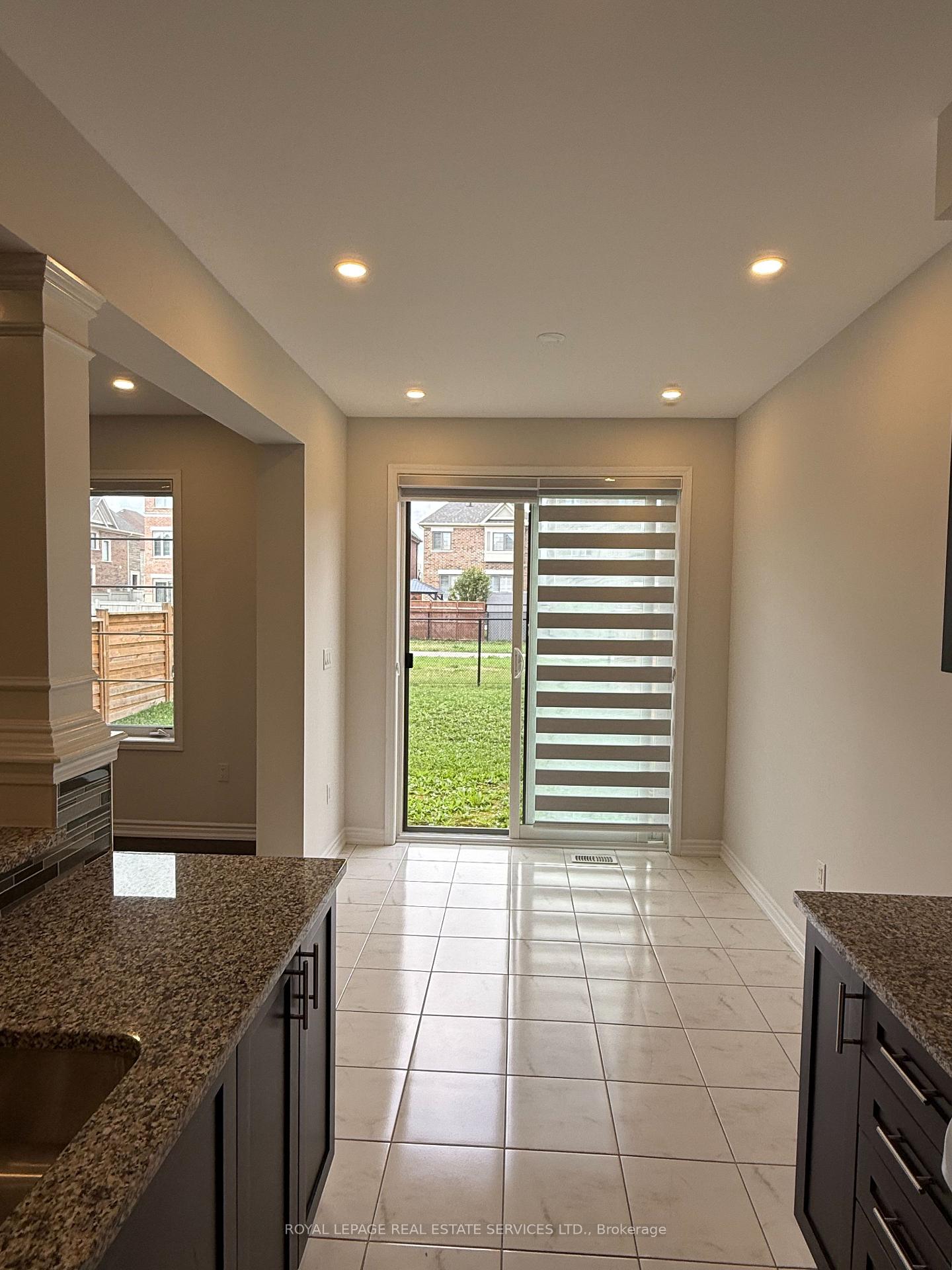 Photo 18 of 42 Faust Ridge, Vaughan, Kleinburg — HOMEH