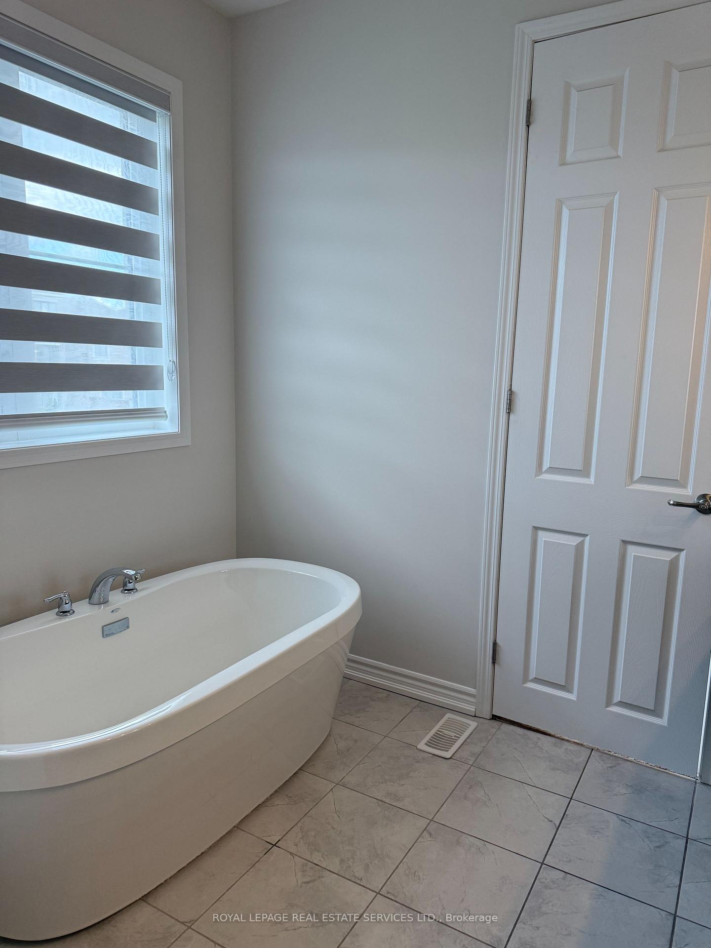 Photo 20 of 42 Faust Ridge, Vaughan, Kleinburg — HOMEH