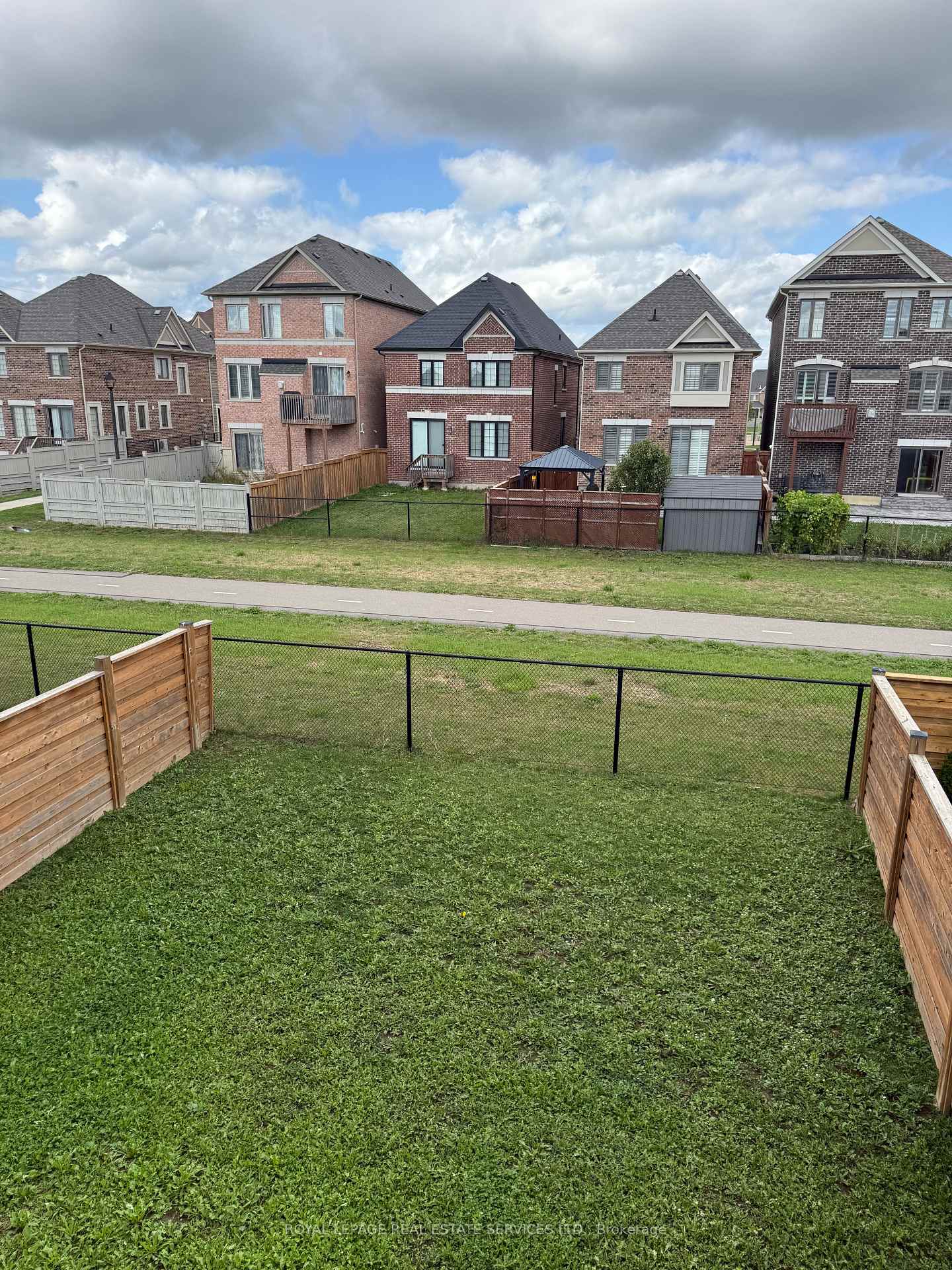 Photo 26 of 42 Faust Ridge, Vaughan, Kleinburg — HOMEH