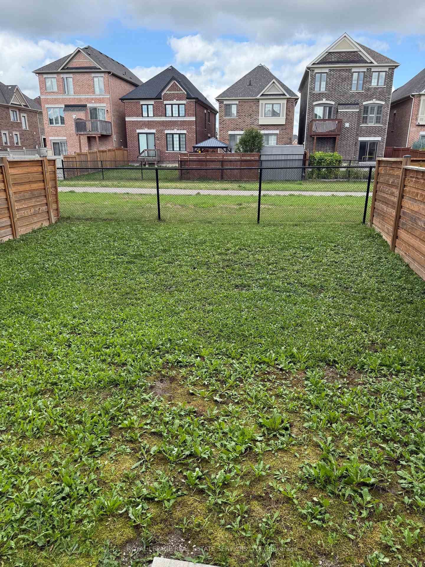 Photo 28 of 42 Faust Ridge, Vaughan, Kleinburg — HOMEH