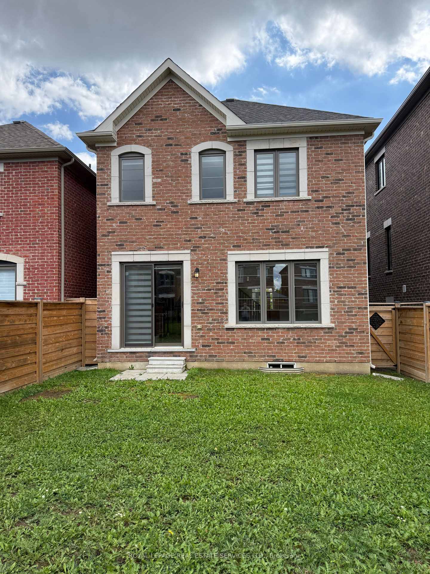 Photo 29 of 42 Faust Ridge, Vaughan, Kleinburg — HOMEH