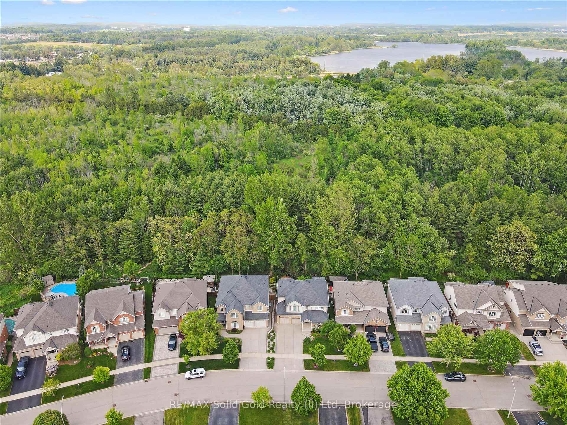 Photo 2 of 748 Cedar Bend Drive, Waterloo — HOMEH