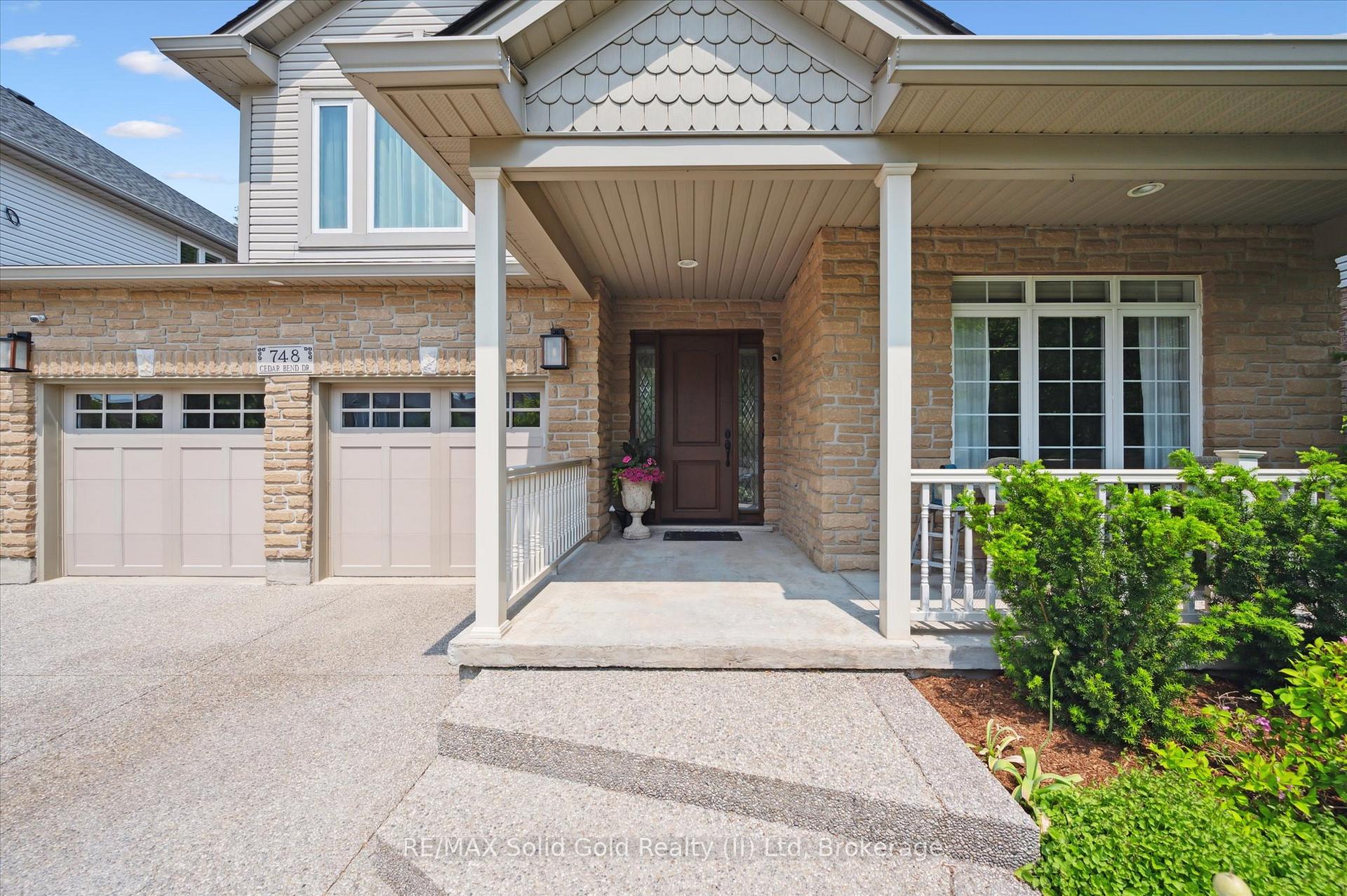 Photo 4 of 748 Cedar Bend Drive, Waterloo — HOMEH