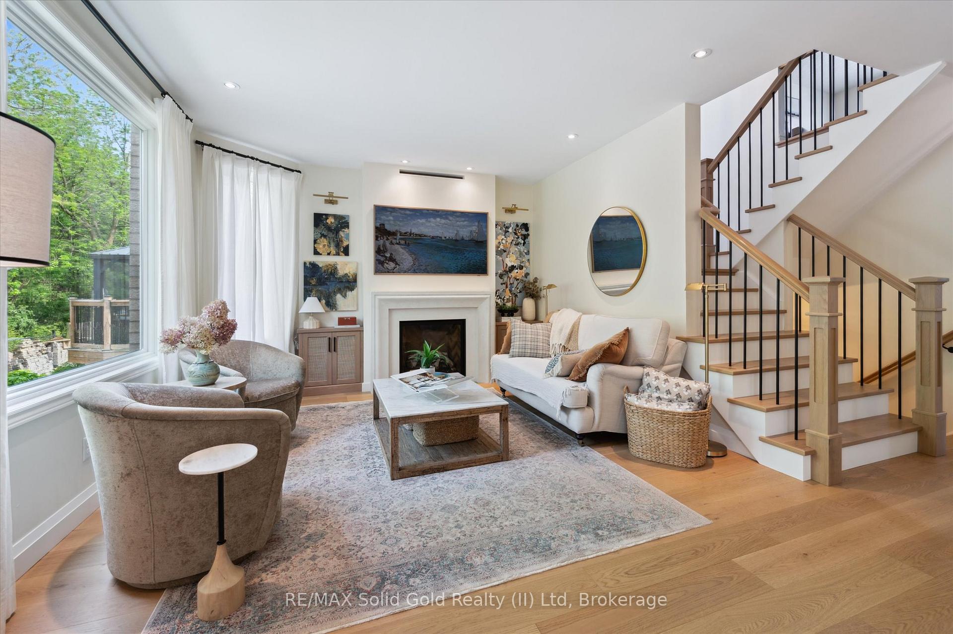 Photo 12 of 748 Cedar Bend Drive, Waterloo — HOMEH