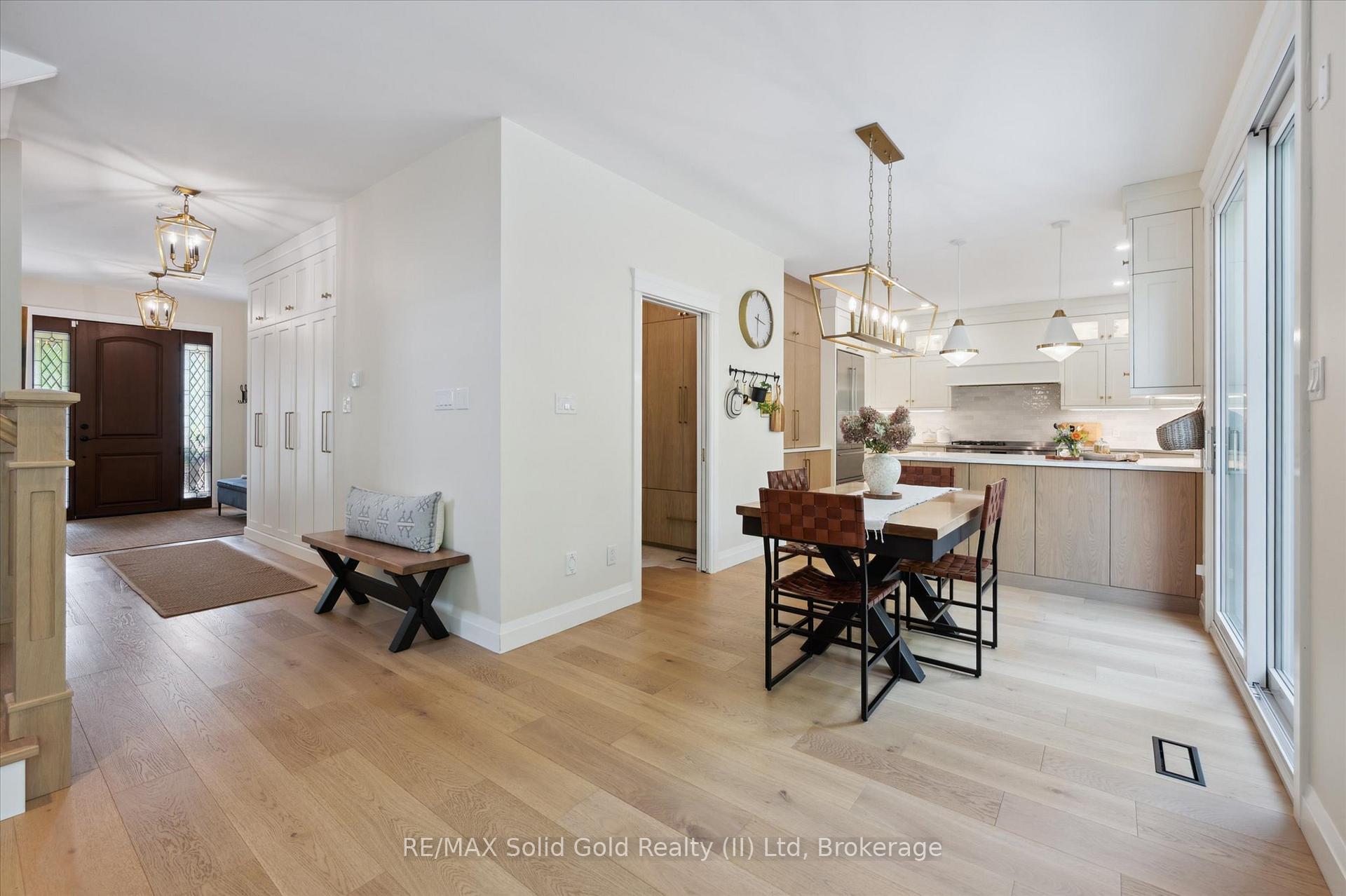 Photo 15 of 748 Cedar Bend Drive, Waterloo — HOMEH