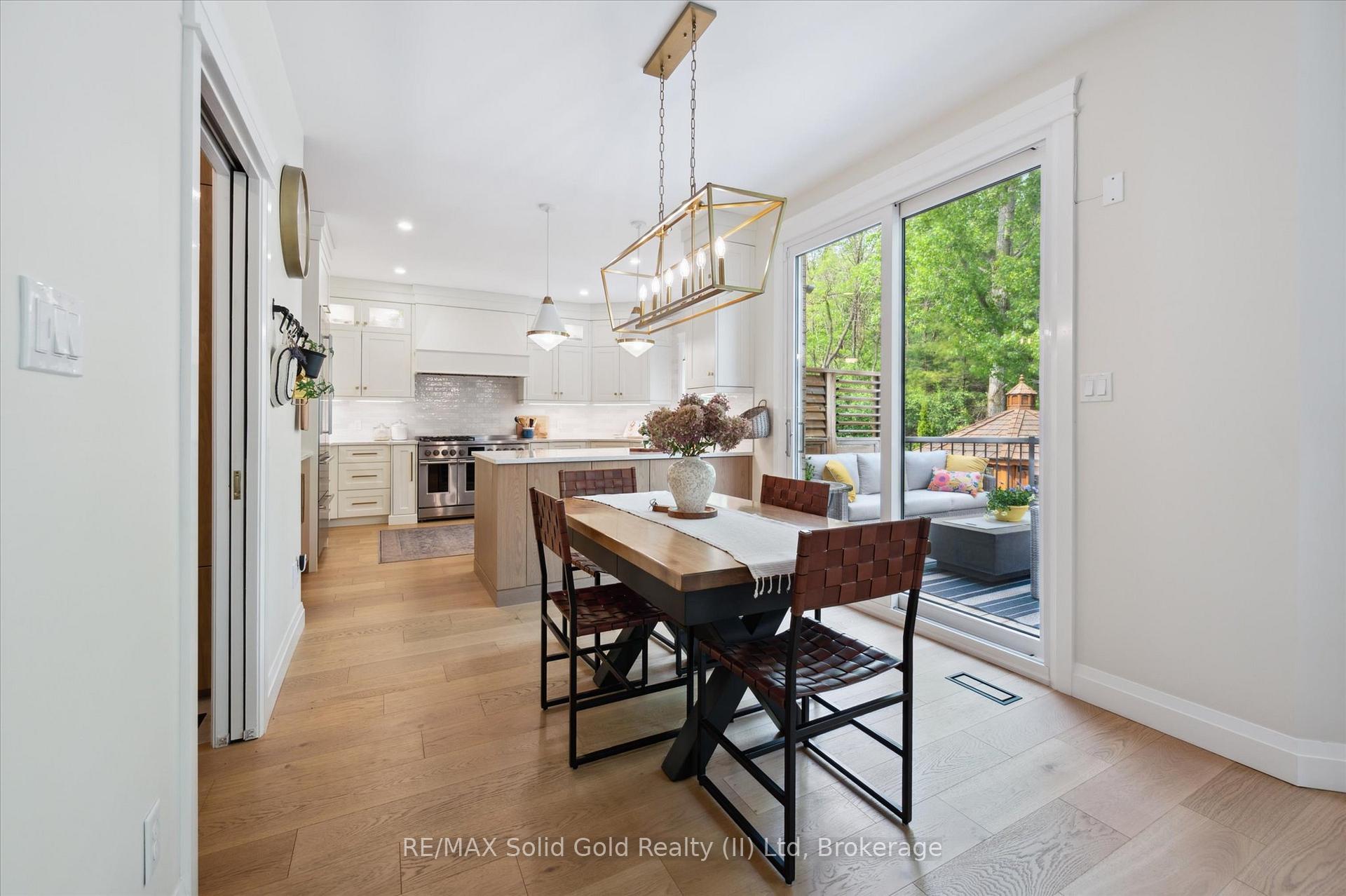 Photo 16 of 748 Cedar Bend Drive, Waterloo — HOMEH