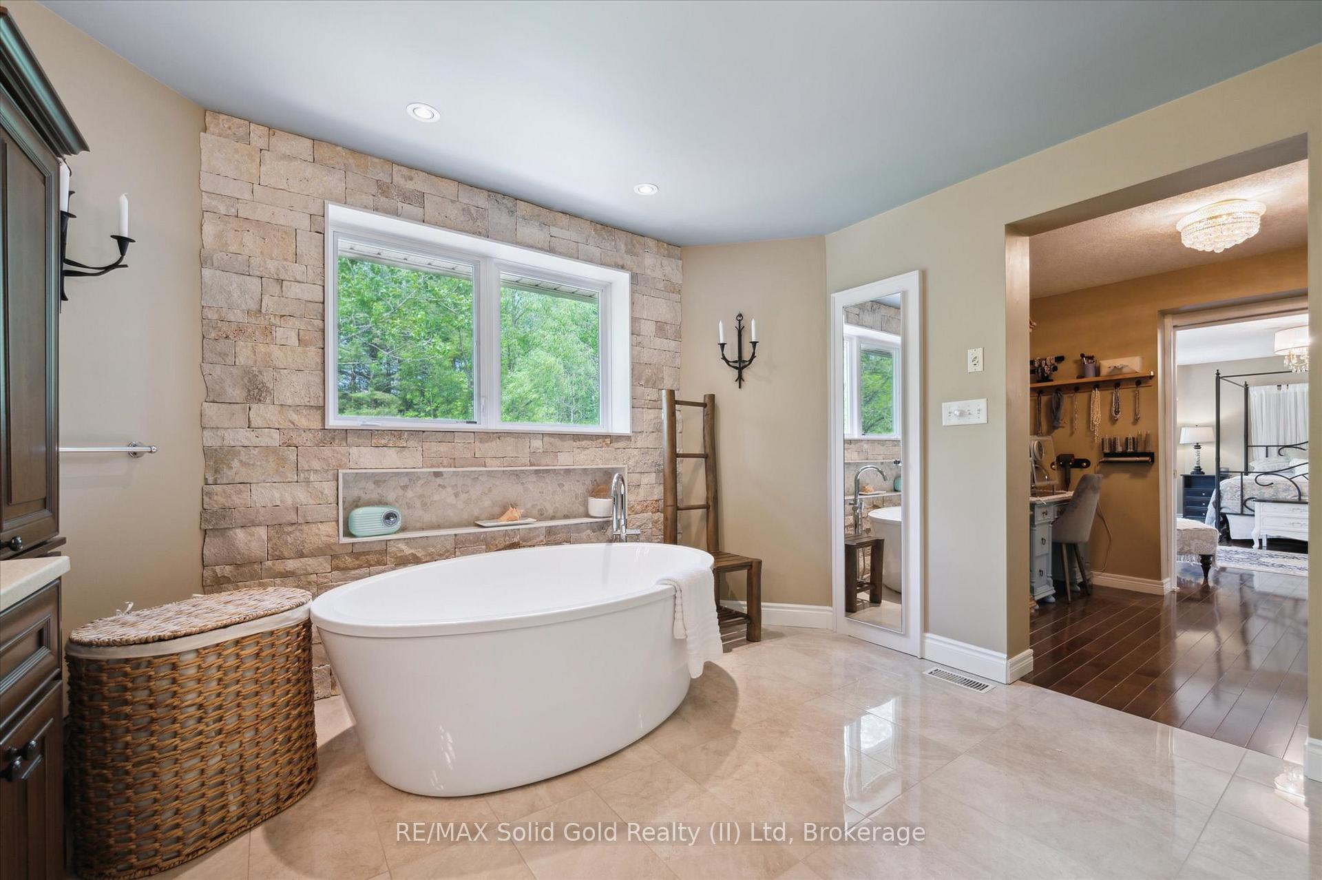 Photo 36 of 748 Cedar Bend Drive, Waterloo — HOMEH