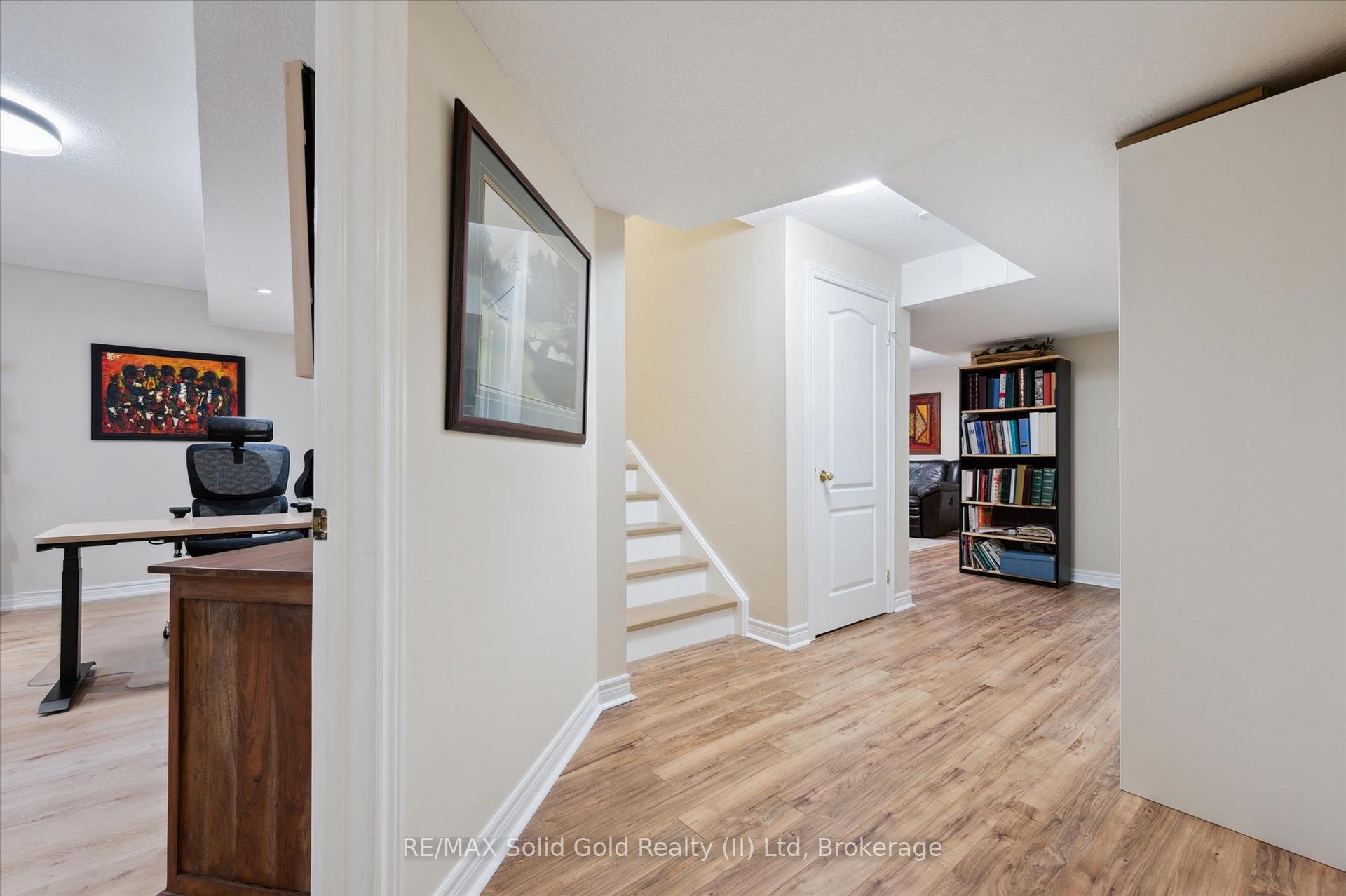 Photo 37 of 748 Cedar Bend Drive, Waterloo — HOMEH