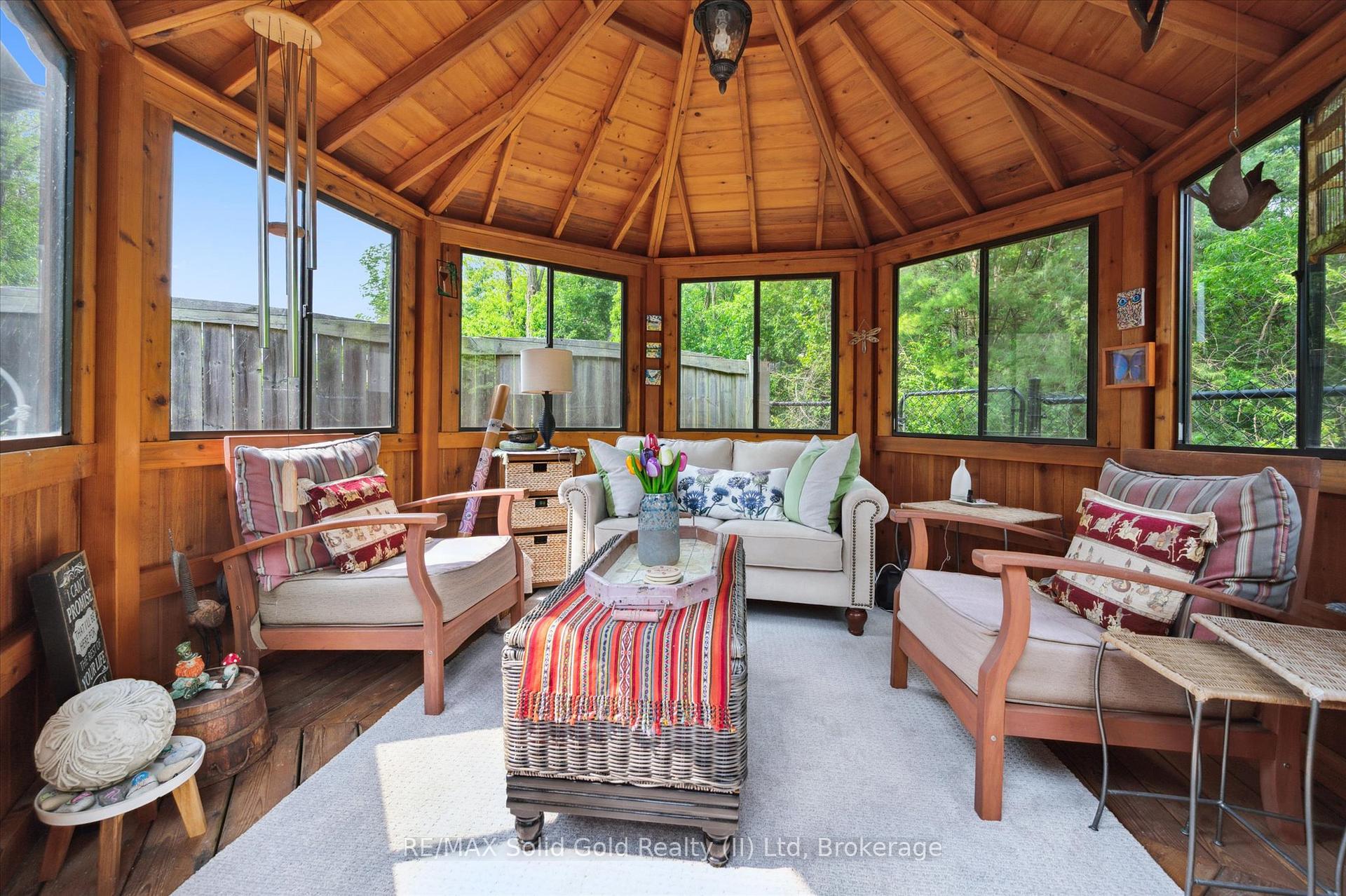 Photo 49 of 748 Cedar Bend Drive, Waterloo — HOMEH