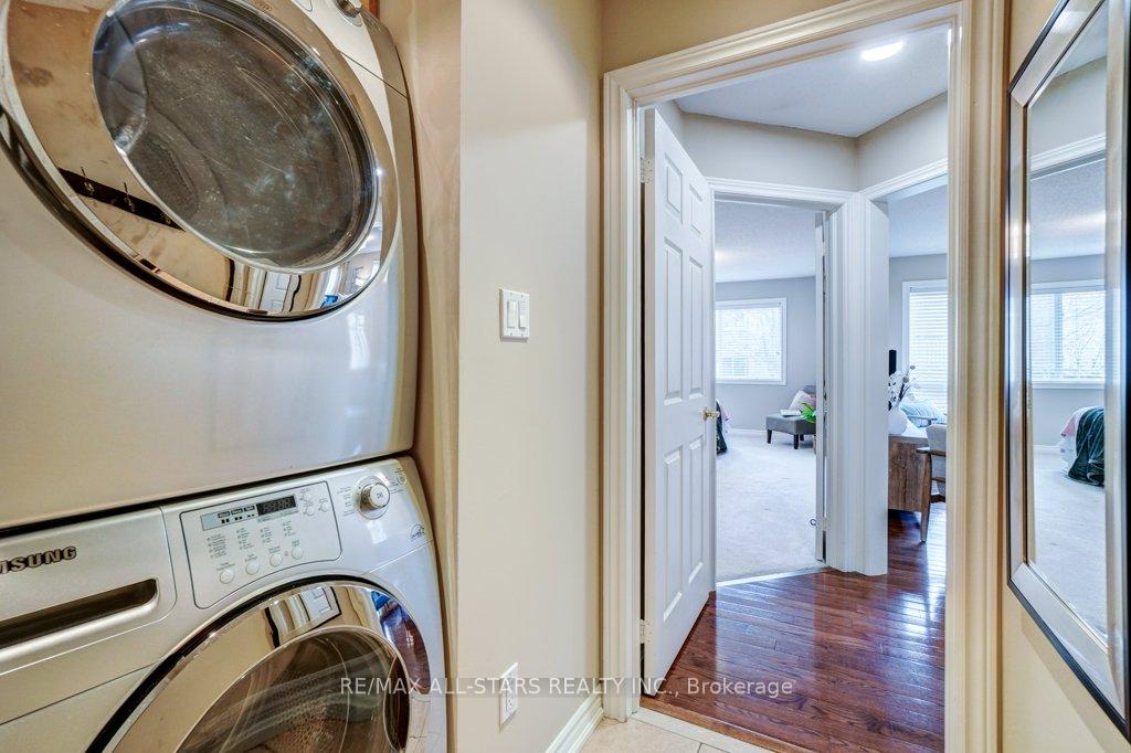 Photo 29 of 15 Meadow's End Crescent, Uxbridge — HOMEH
