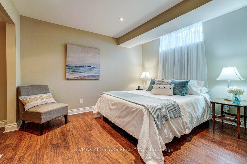 Photo 36 of 15 Meadow's End Crescent, Uxbridge — HOMEH