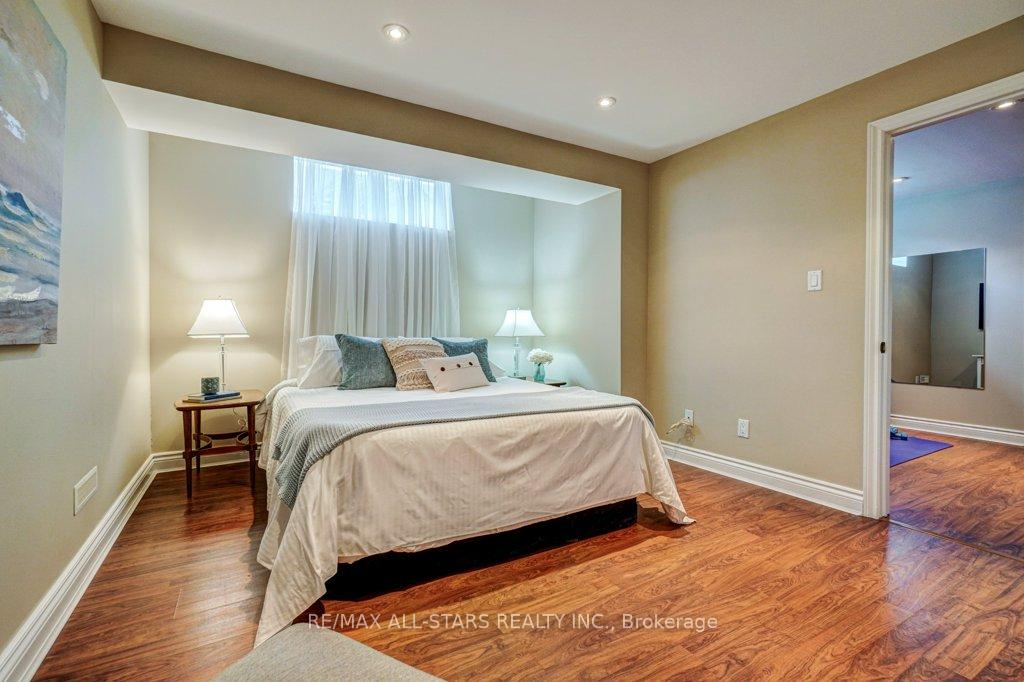 Photo 37 of 15 Meadow's End Crescent, Uxbridge — HOMEH