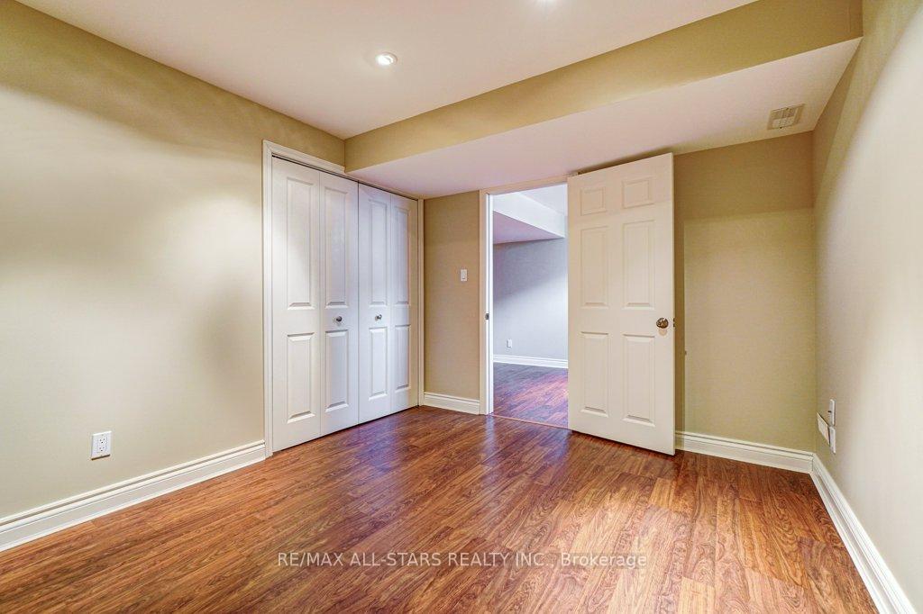 Photo 39 of 15 Meadow's End Crescent, Uxbridge — HOMEH