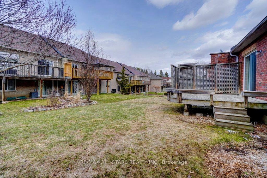Photo 47 of 15 Meadow's End Crescent, Uxbridge — HOMEH