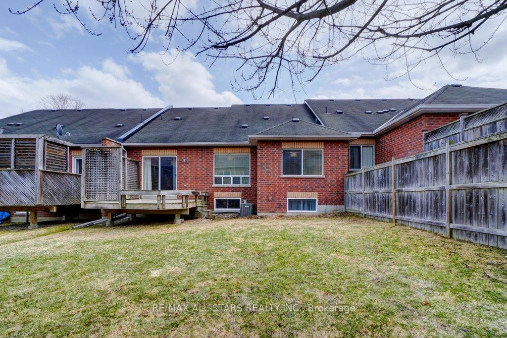Photo 48 of 15 Meadow's End Crescent, Uxbridge — HOMEH