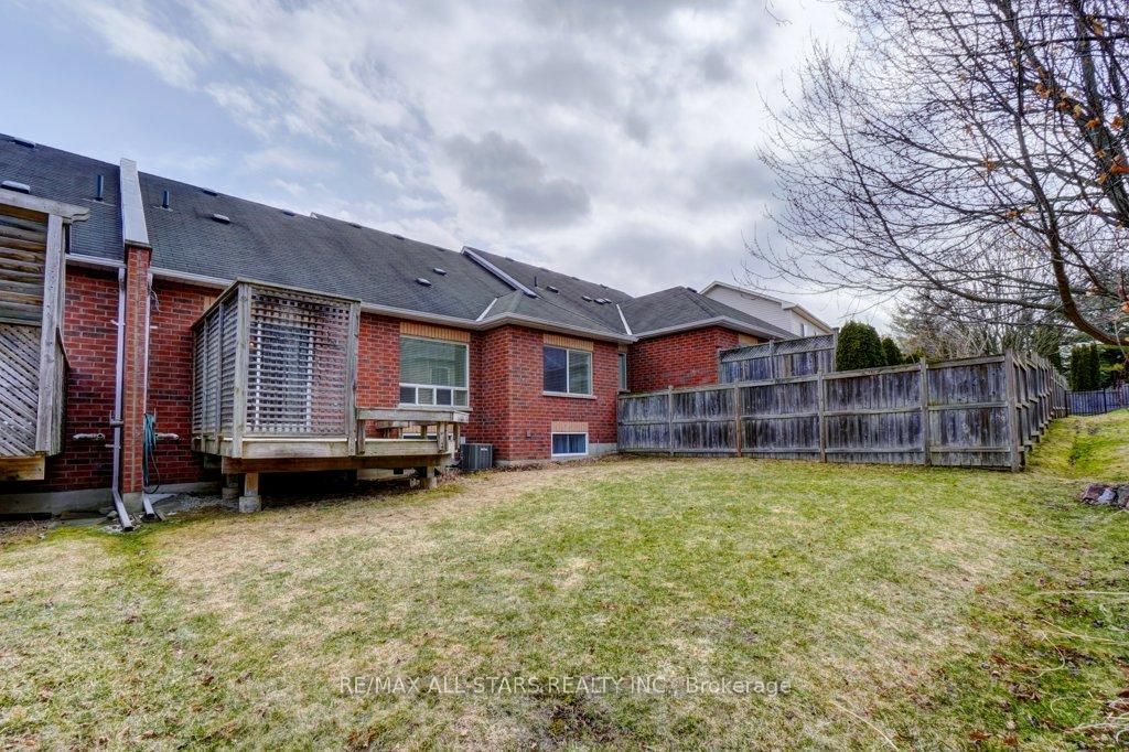 Photo 49 of 15 Meadow's End Crescent, Uxbridge — HOMEH