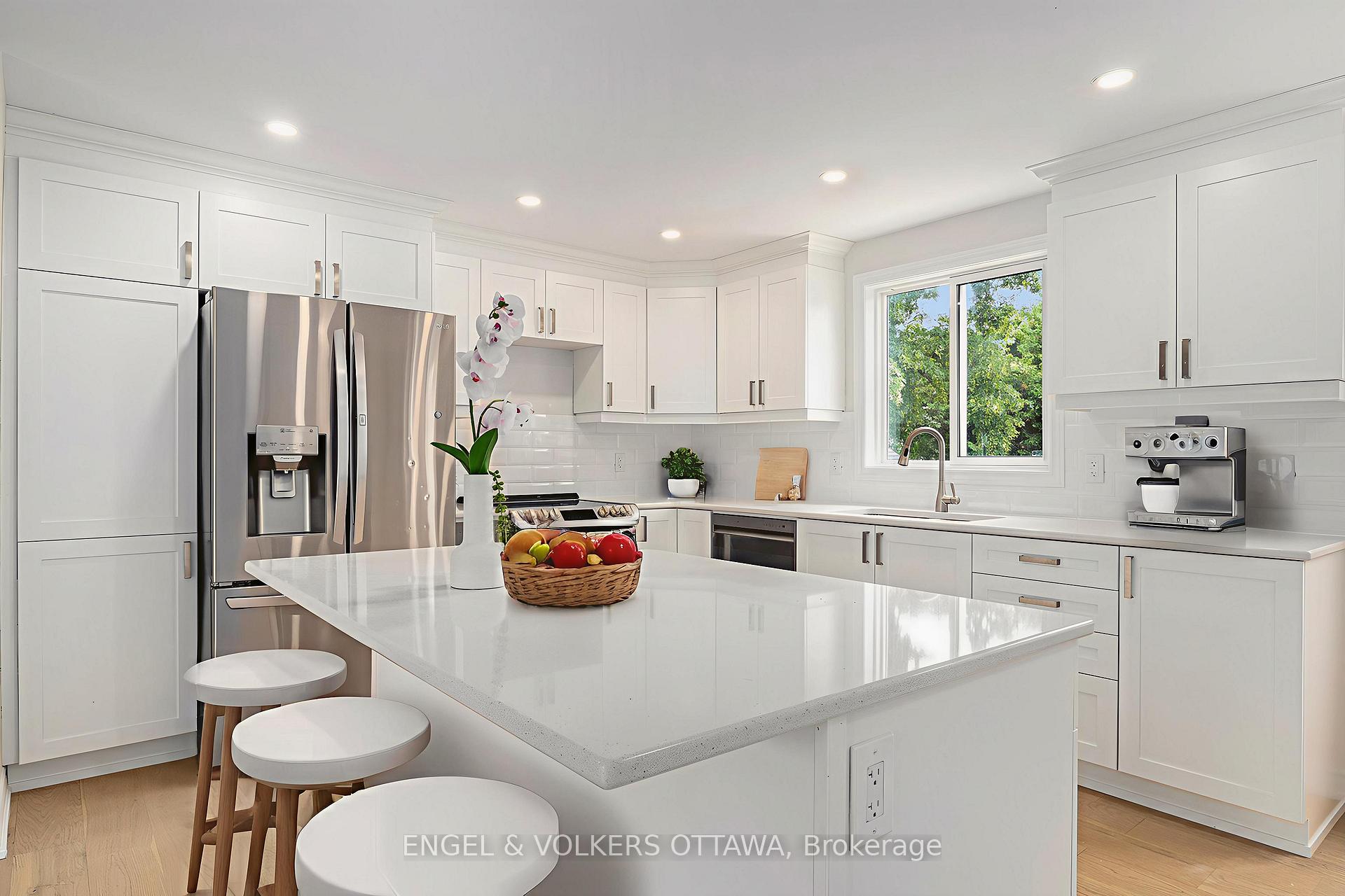 Photo 5 of 123 Tripp Crescent, Ottawa, Barrhaven - Pheasant Run — HOMEH