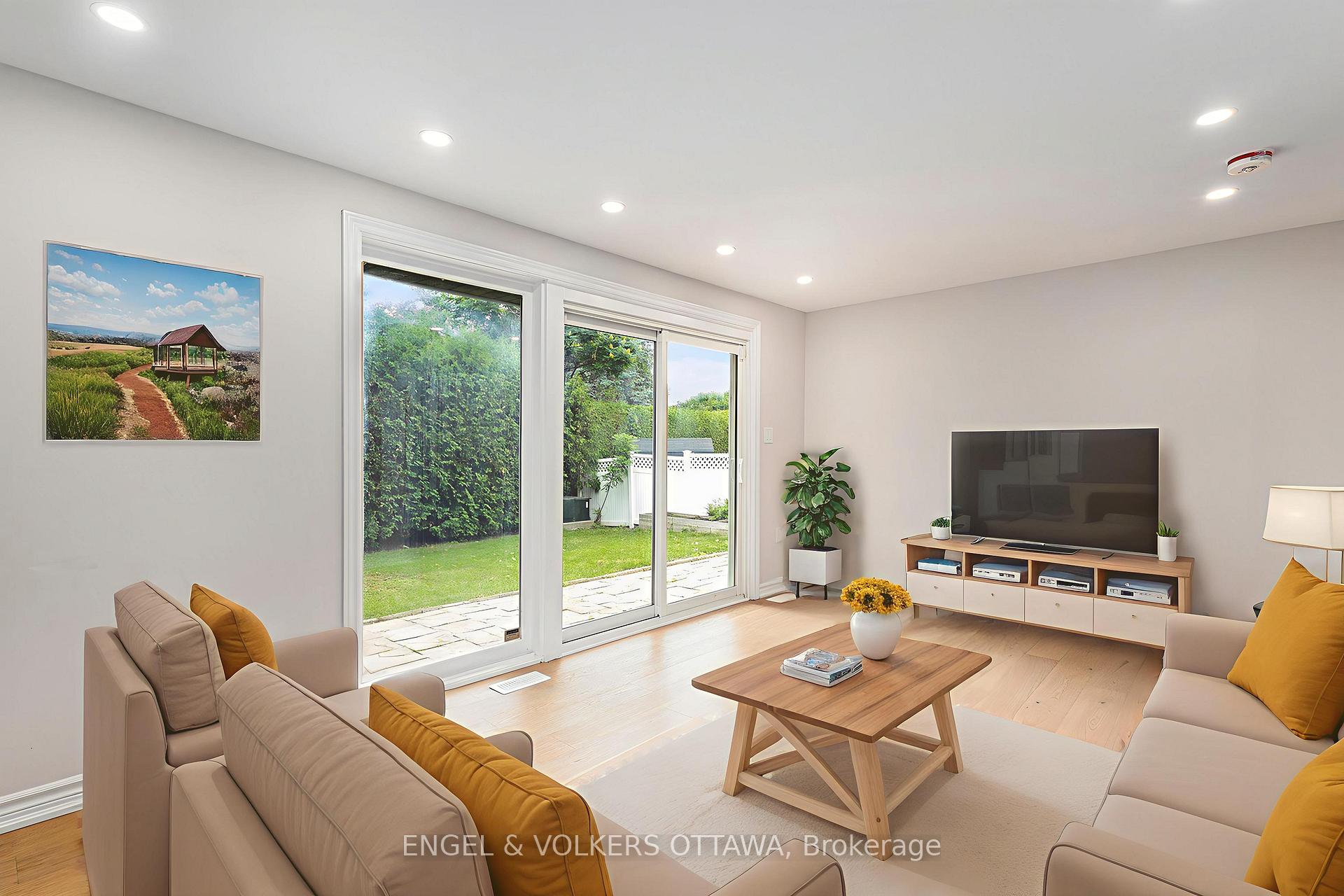 Photo 8 of 123 Tripp Crescent, Ottawa, Barrhaven - Pheasant Run — HOMEH
