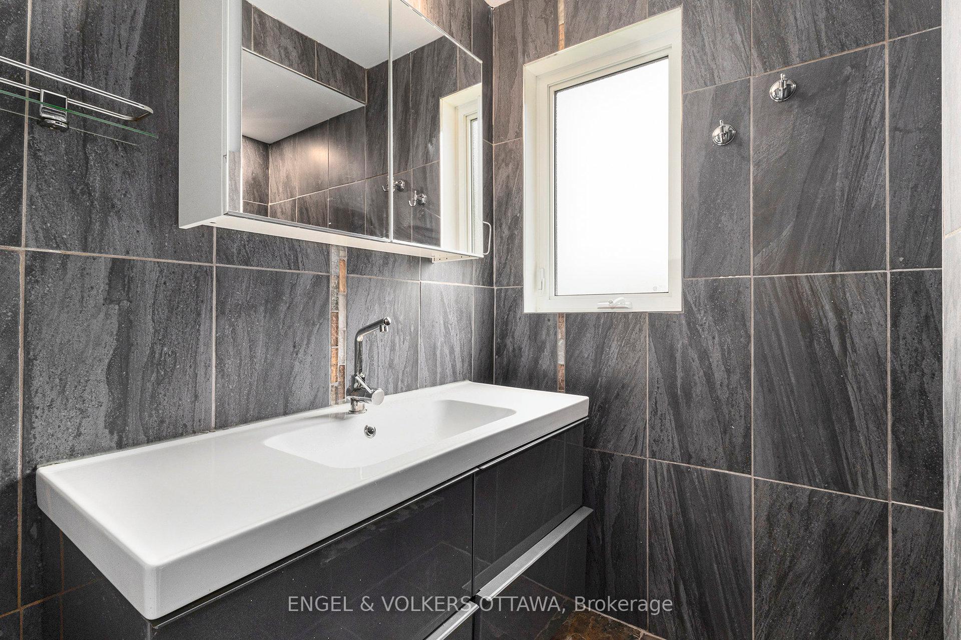 Photo 9 of 123 Tripp Crescent, Ottawa, Barrhaven - Pheasant Run — HOMEH