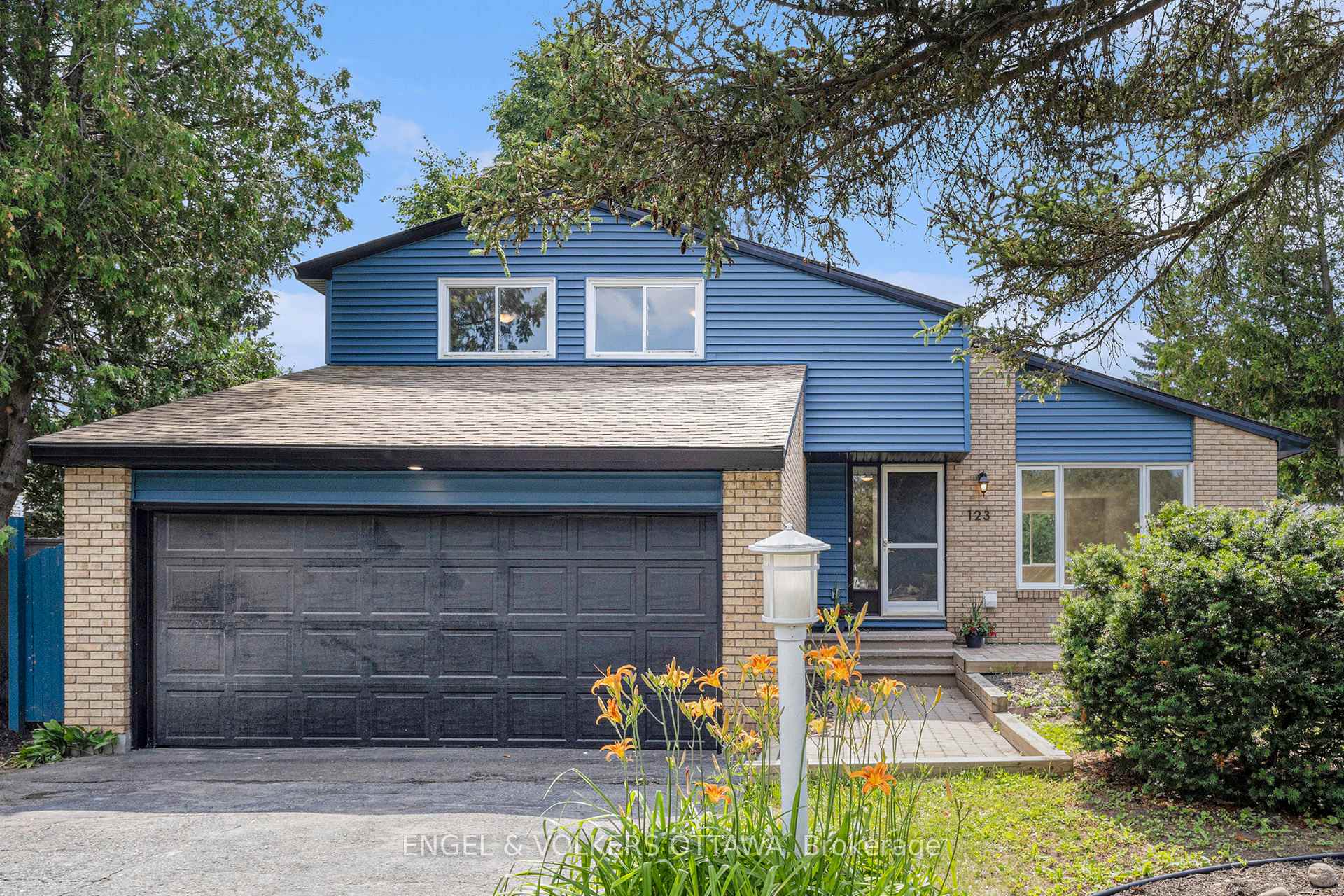 Photo 15 of 123 Tripp Crescent, Ottawa, Barrhaven - Pheasant Run — HOMEH