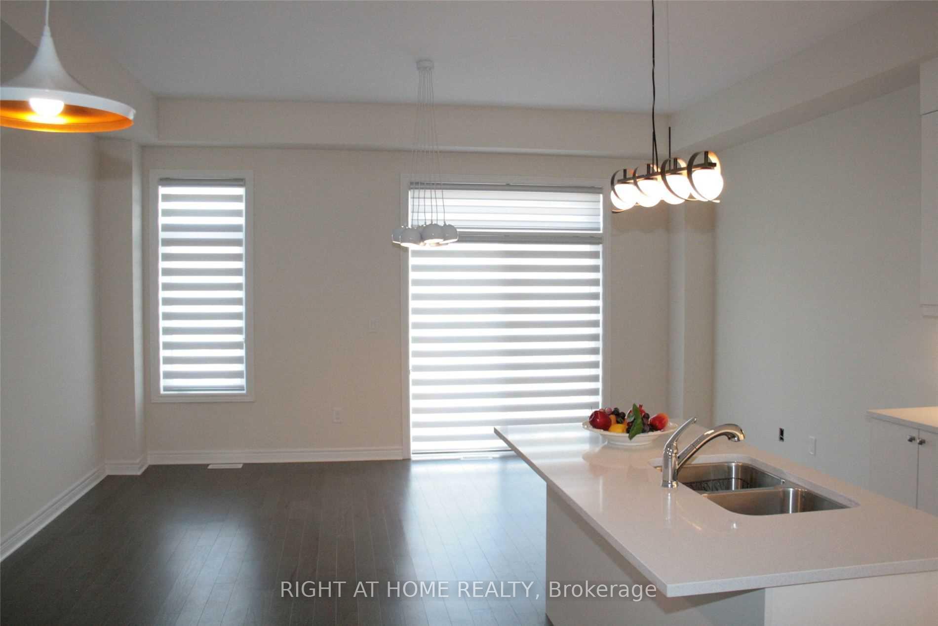 Photo 5 of 65 Laskin Drive, Vaughan, Patterson — HOMEH