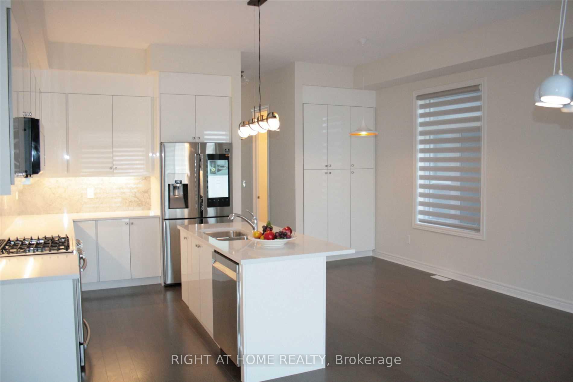 Photo 6 of 65 Laskin Drive, Vaughan, Patterson — HOMEH