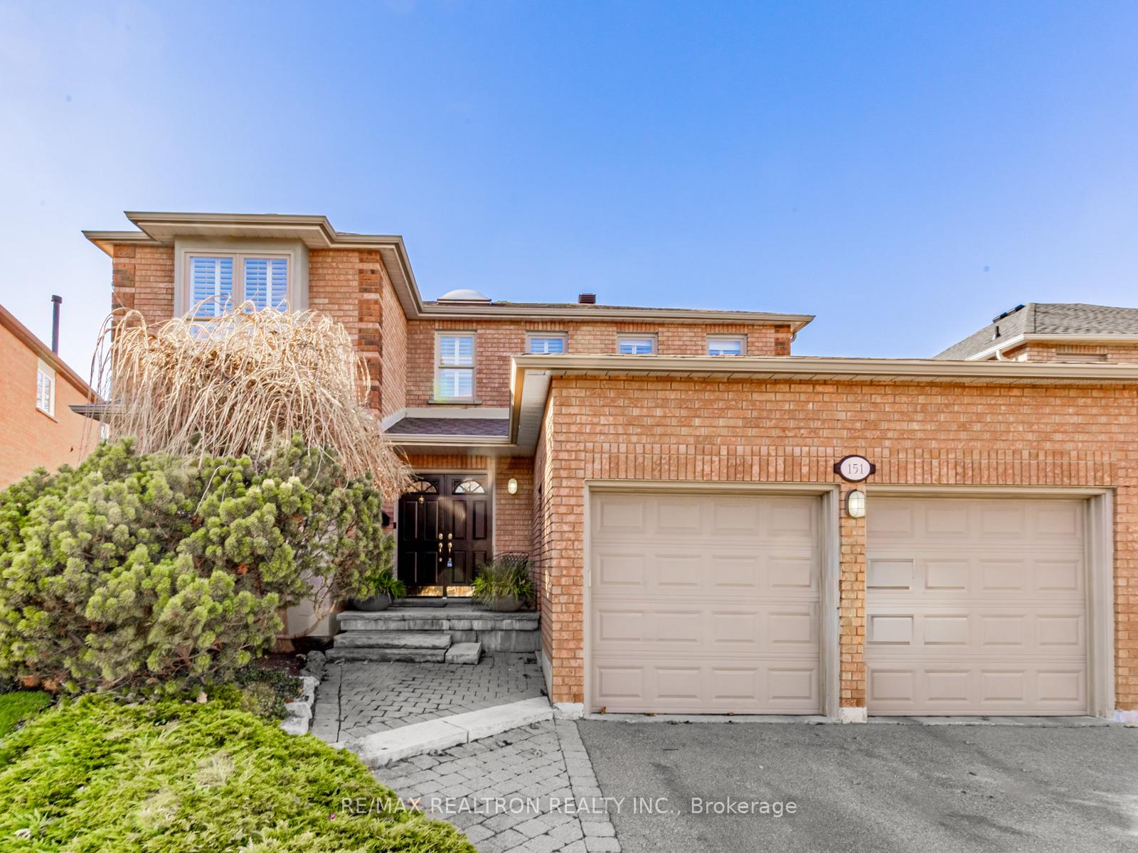 Photo 2 of 151 Newport Square, Vaughan, Uplands — HOMEH