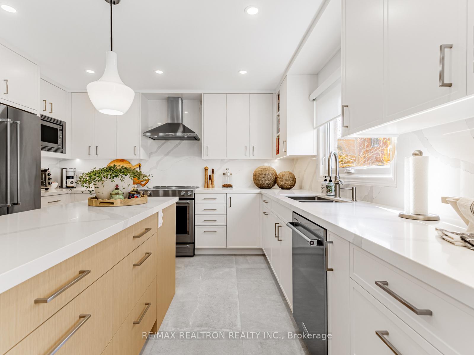 Photo 11 of 151 Newport Square, Vaughan, Uplands — HOMEH