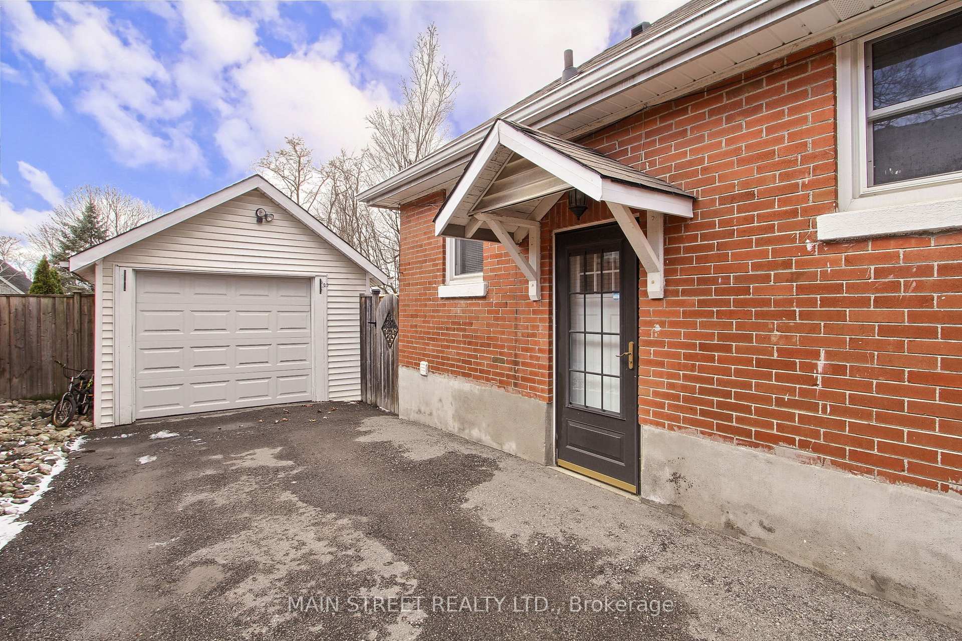 Photo 2 of 38 Marietta Street, Uxbridge — HOMEH