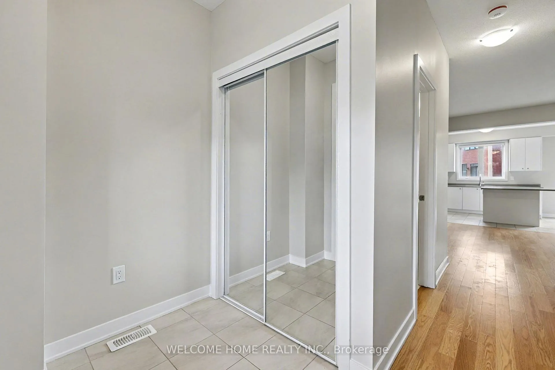Photo 13 of 100 Keelson Street, Welland, Dain City — HOMEH
