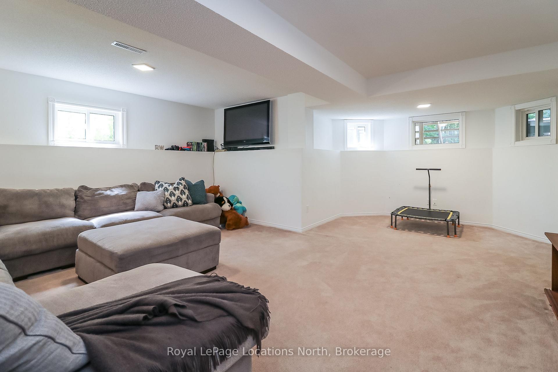 Photo 32 of 160 Fernbrook Drive, Wasaga Beach — HOMEH
