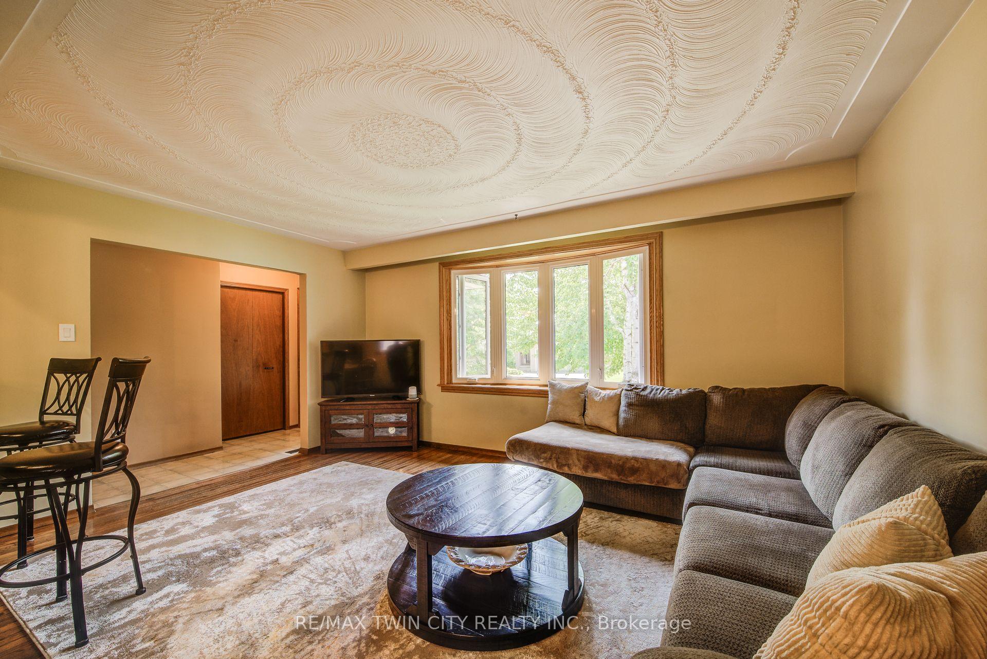 Photo 8 of 118 Partridge Place, Waterloo — HOMEH