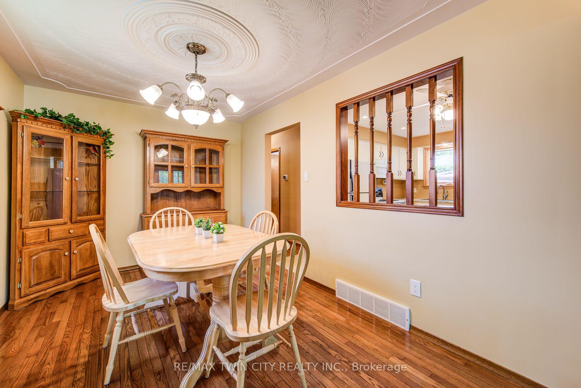 Photo 10 of 118 Partridge Place, Waterloo — HOMEH