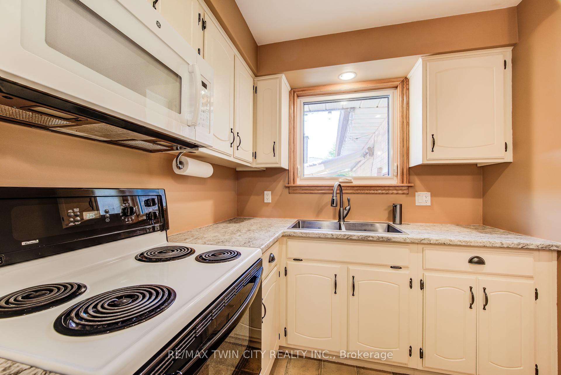 Photo 13 of 118 Partridge Place, Waterloo — HOMEH