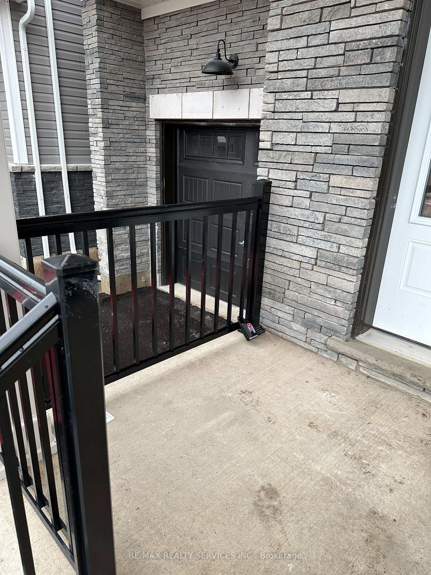 Photo 4 of 55 Rudder Road, Welland, Dain City — HOMEH