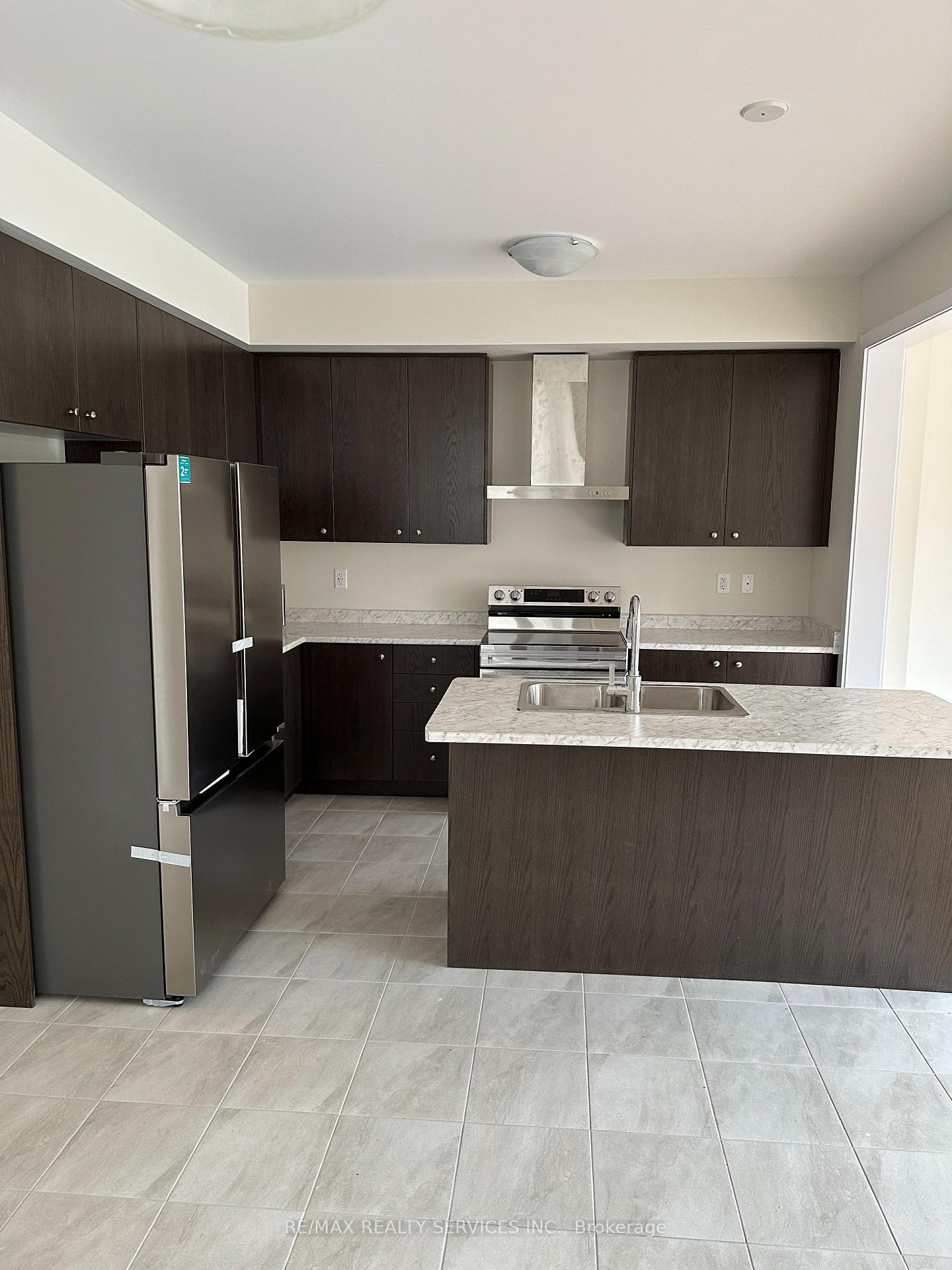 Photo 16 of 55 Rudder Road, Welland, Dain City — HOMEH