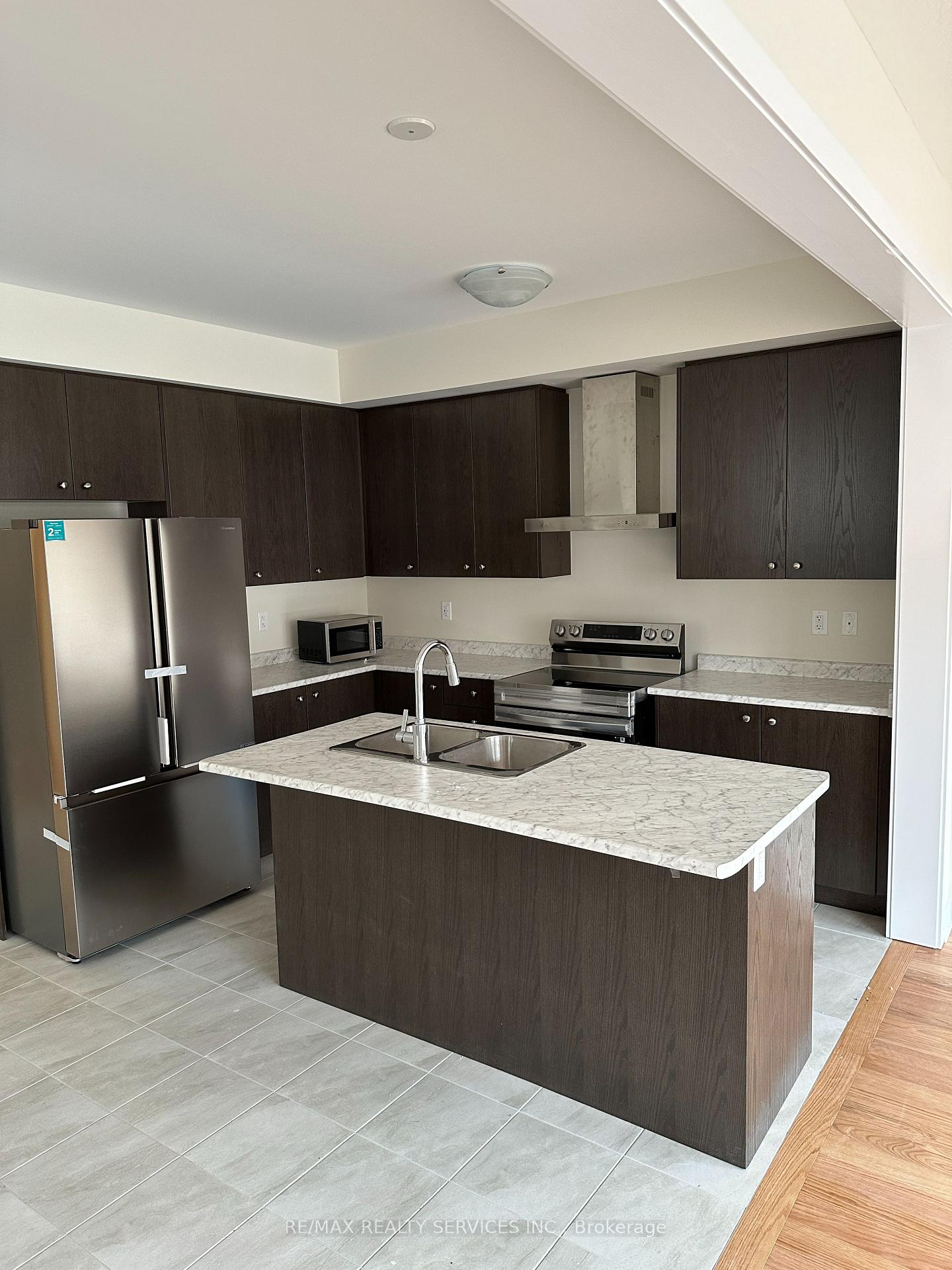 Photo 19 of 55 Rudder Road, Welland, Dain City — HOMEH