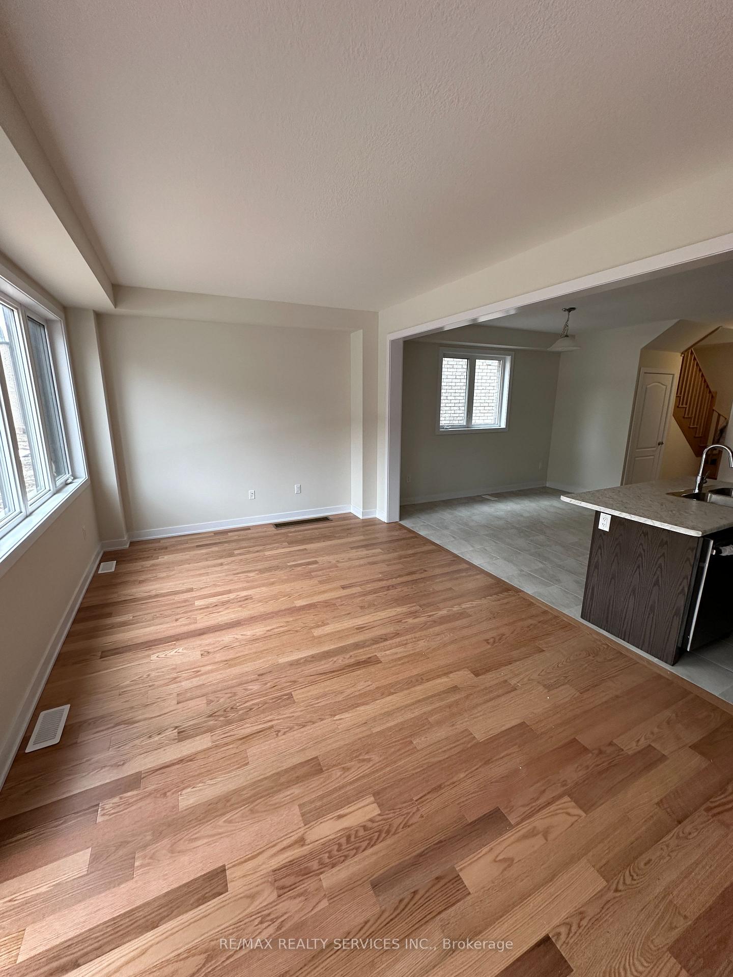 Photo 23 of 55 Rudder Road, Welland, Dain City — HOMEH