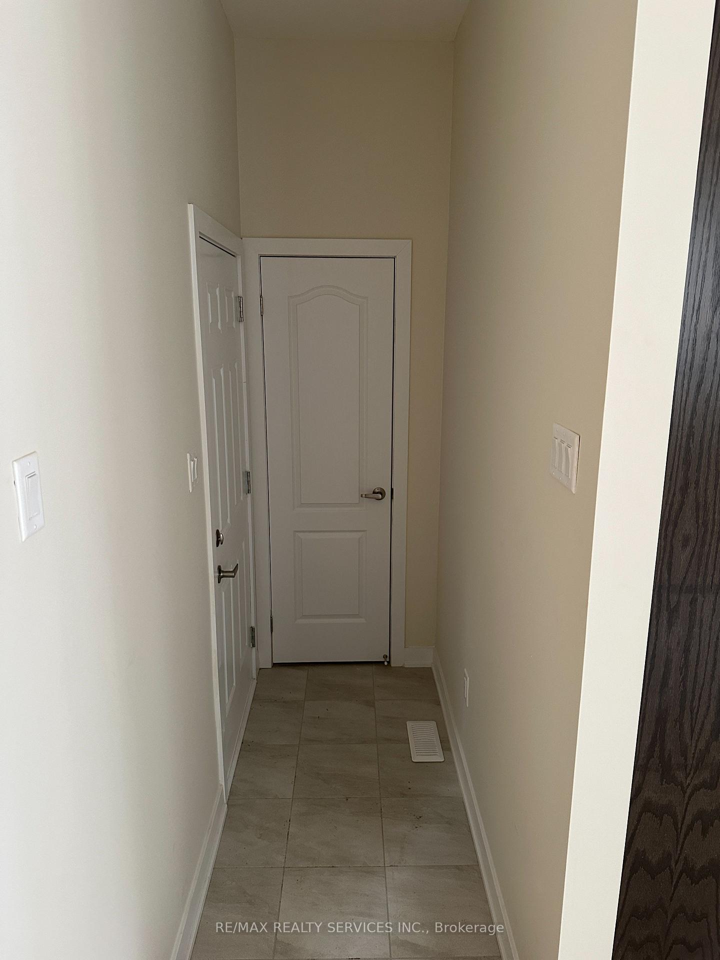 Photo 26 of 55 Rudder Road, Welland, Dain City — HOMEH