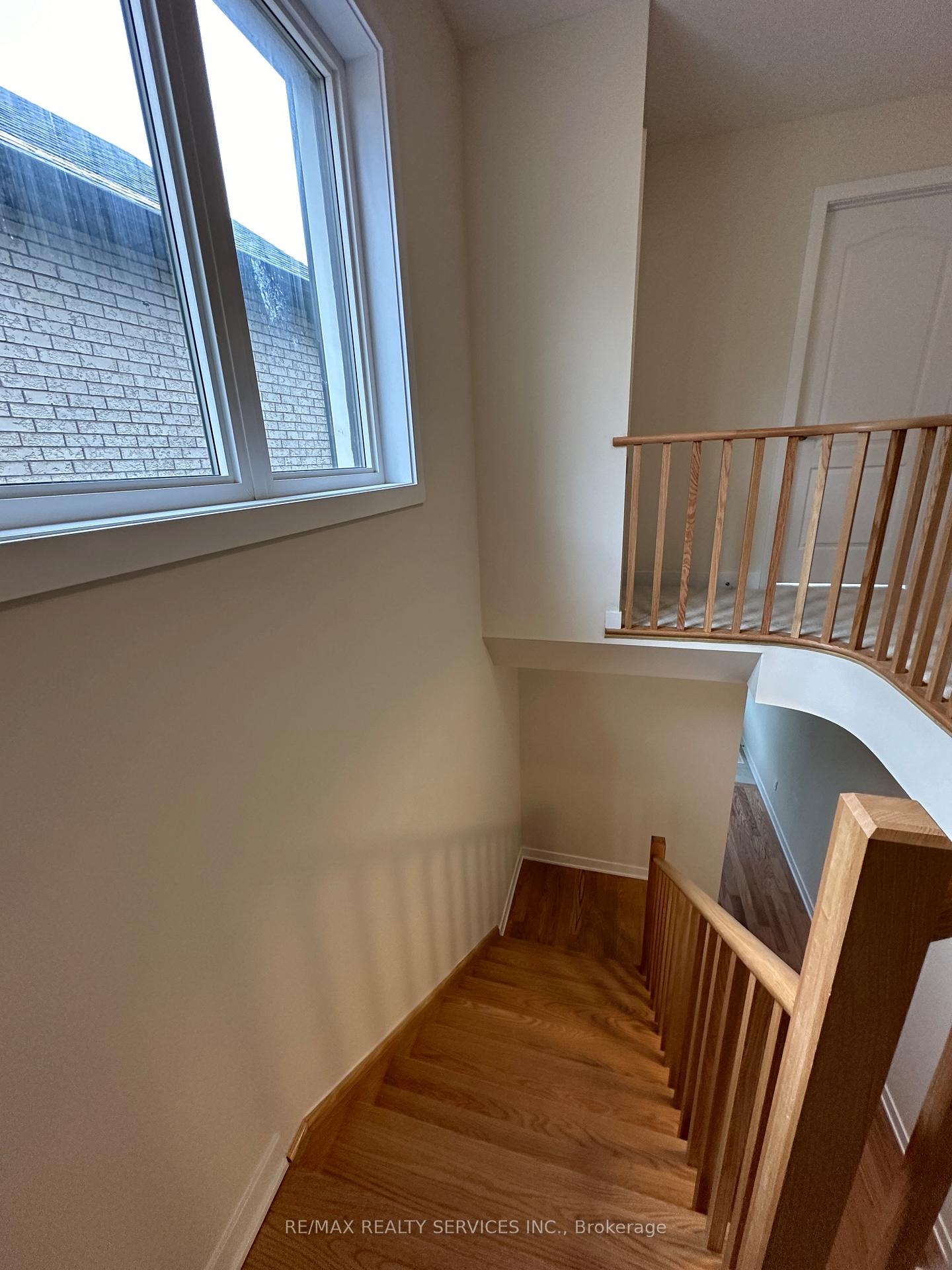 Photo 29 of 55 Rudder Road, Welland, Dain City — HOMEH