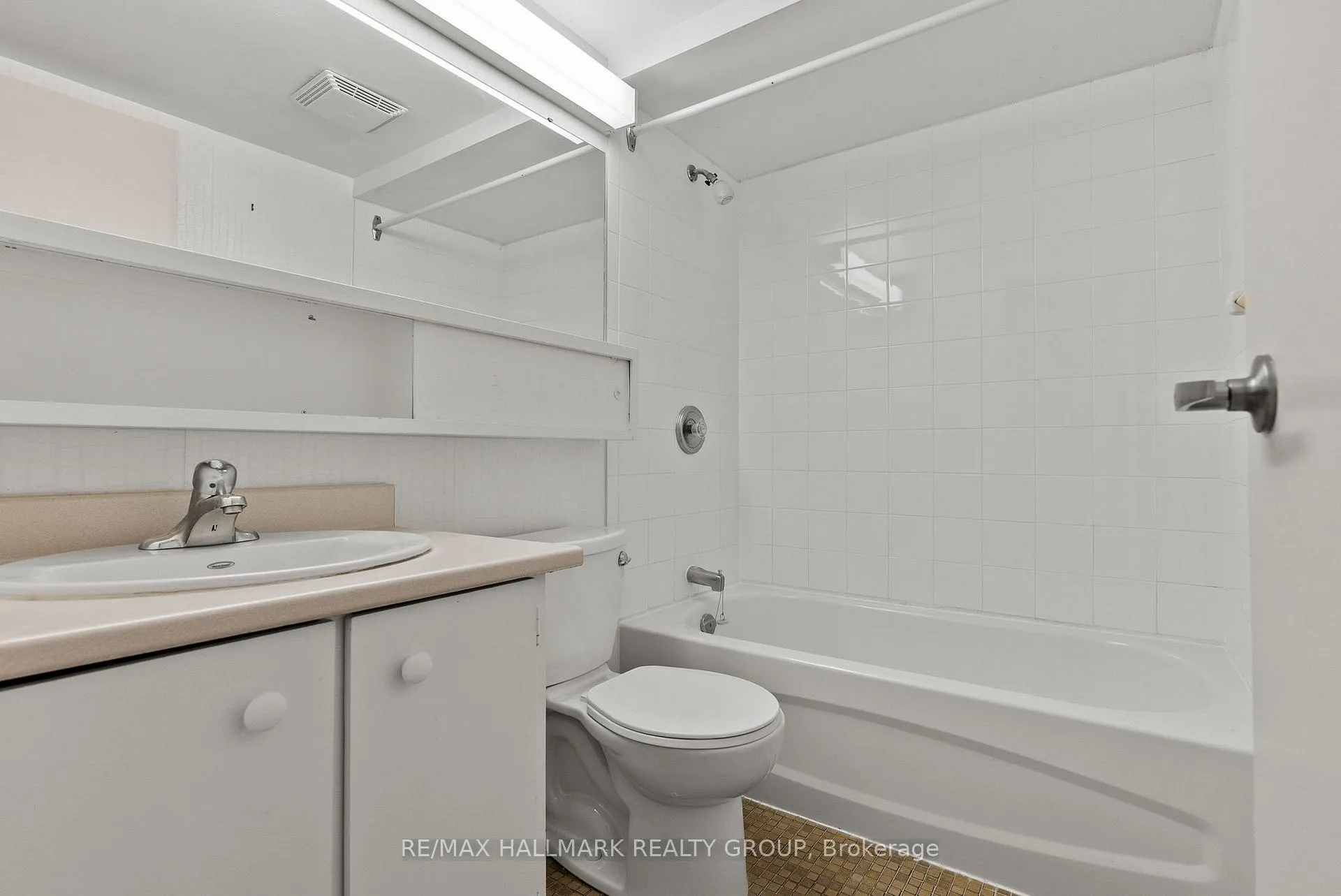 Photo 14 of Unit 1603, 265 Poulin Avenue E, Ottawa, Britannia — HOMEH