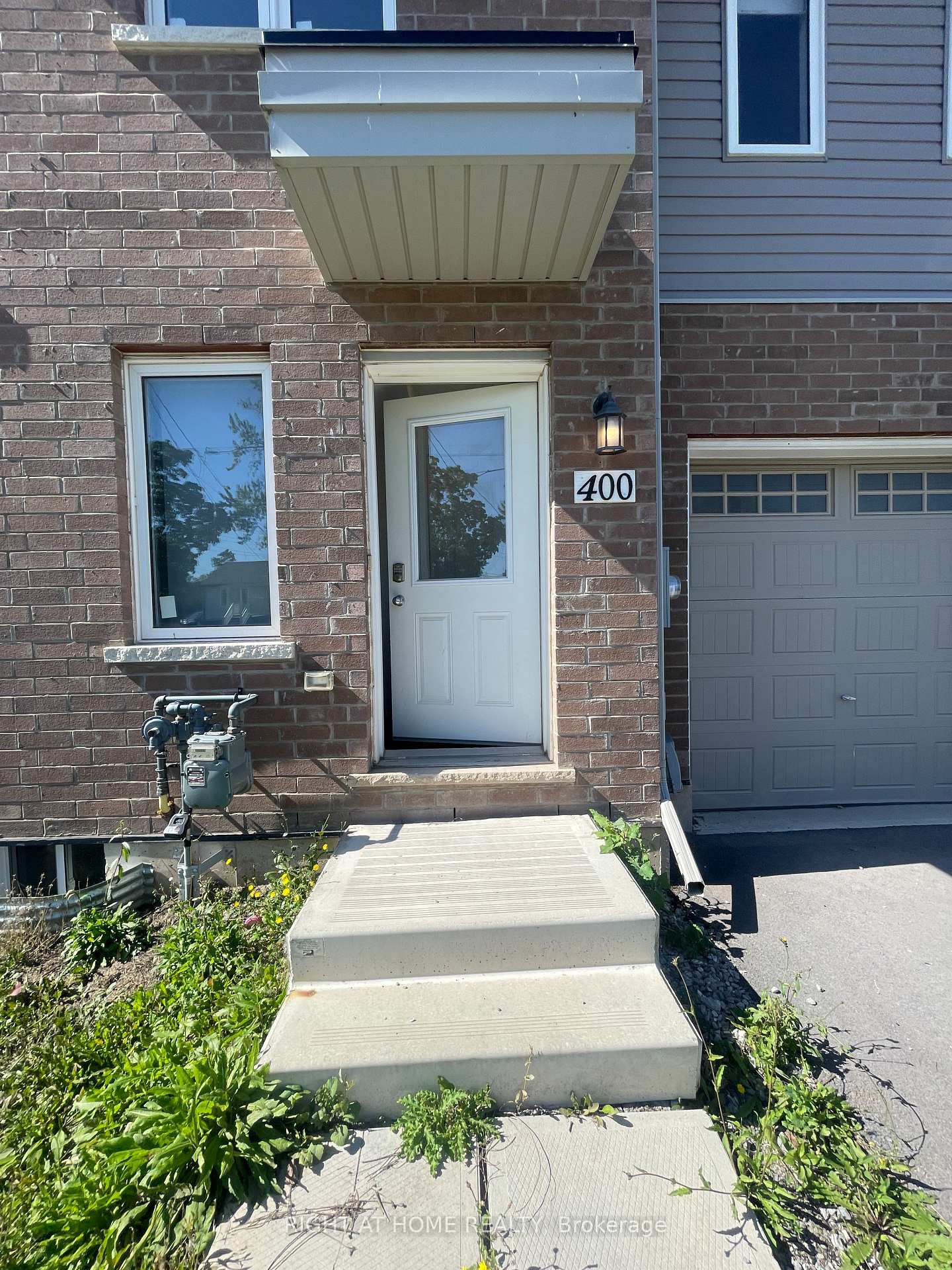 Photo 2 of 400 Alberta Street, Welland, Lincoln/Crowland — HOMEH