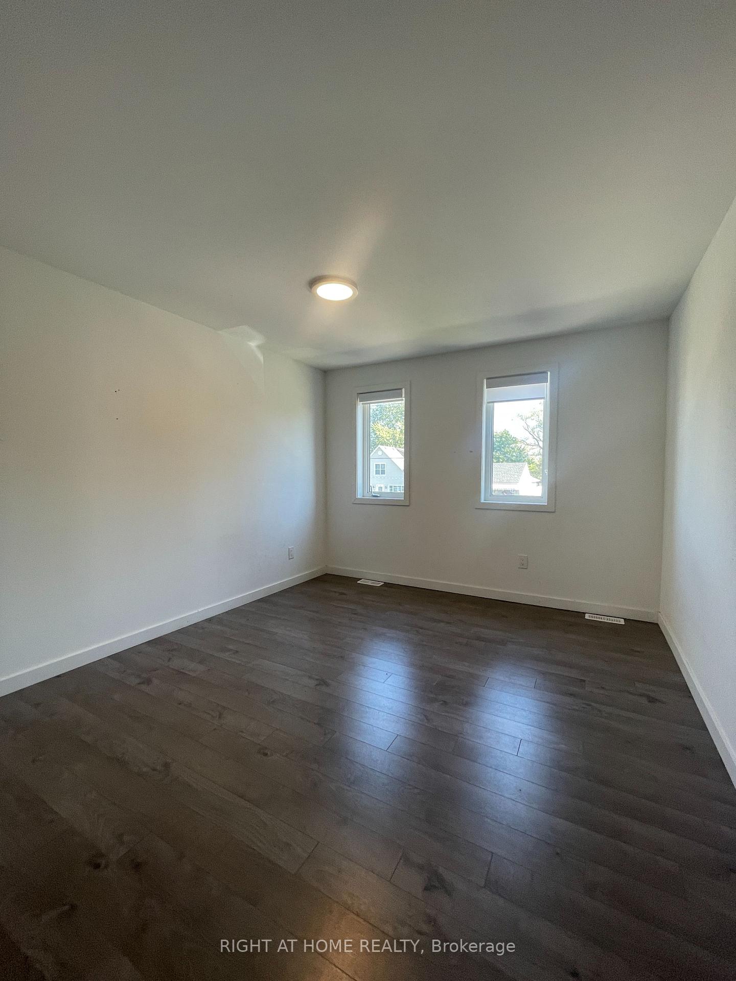 Photo 27 of 400 Alberta Street, Welland, Lincoln/Crowland — HOMEH