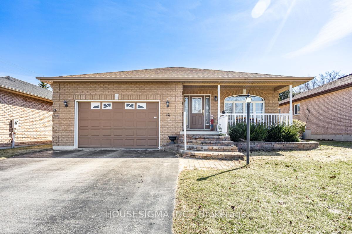 Photo 3 of 12 Low Boulevard, Uxbridge — HOMEH