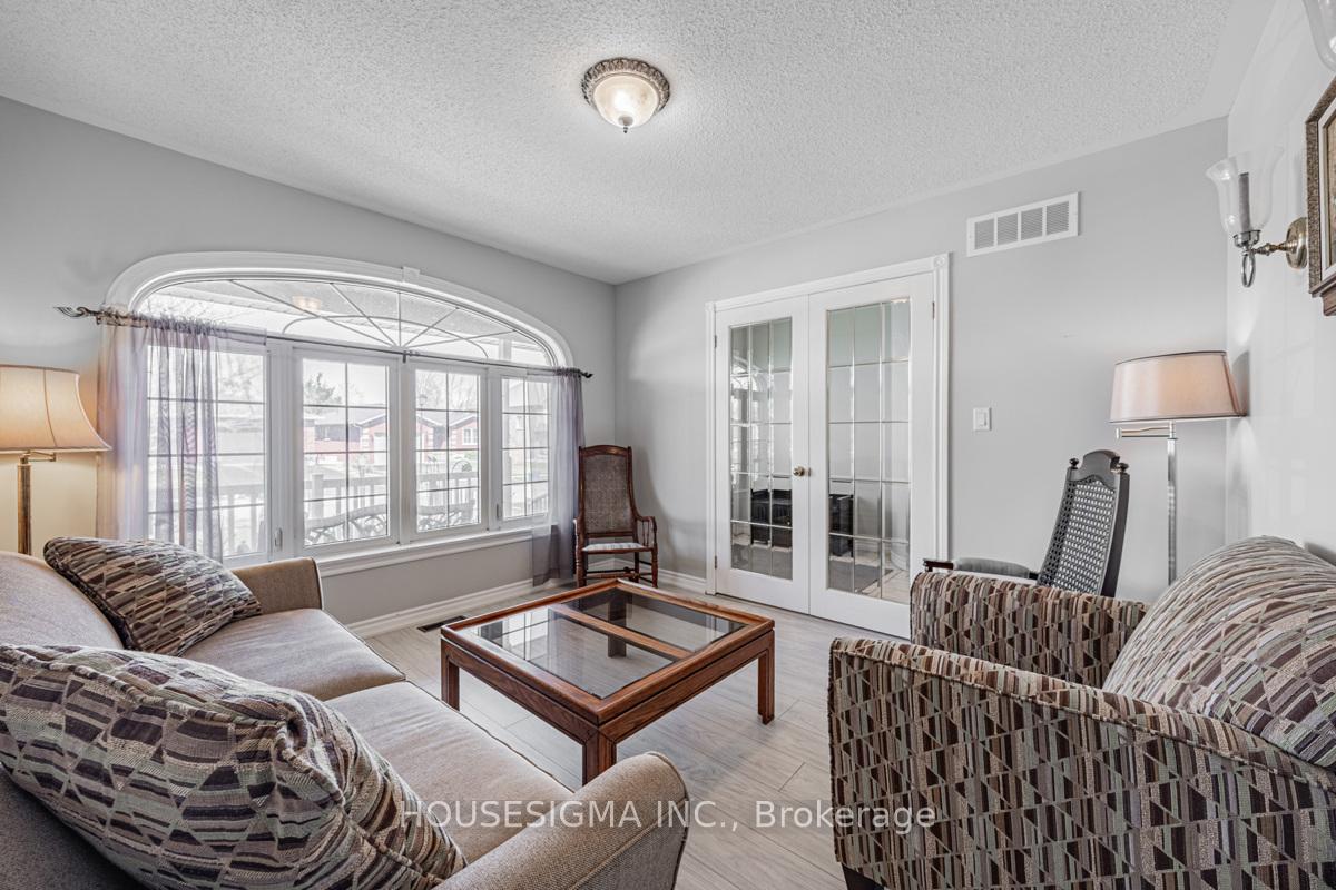 Photo 12 of 12 Low Boulevard, Uxbridge — HOMEH