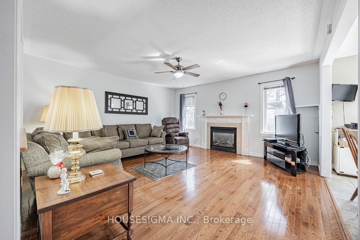 Photo 14 of 12 Low Boulevard, Uxbridge — HOMEH
