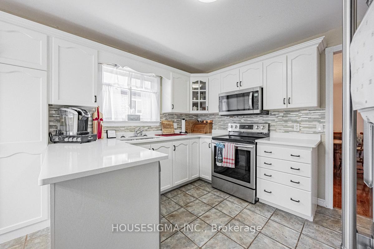Photo 20 of 12 Low Boulevard, Uxbridge — HOMEH