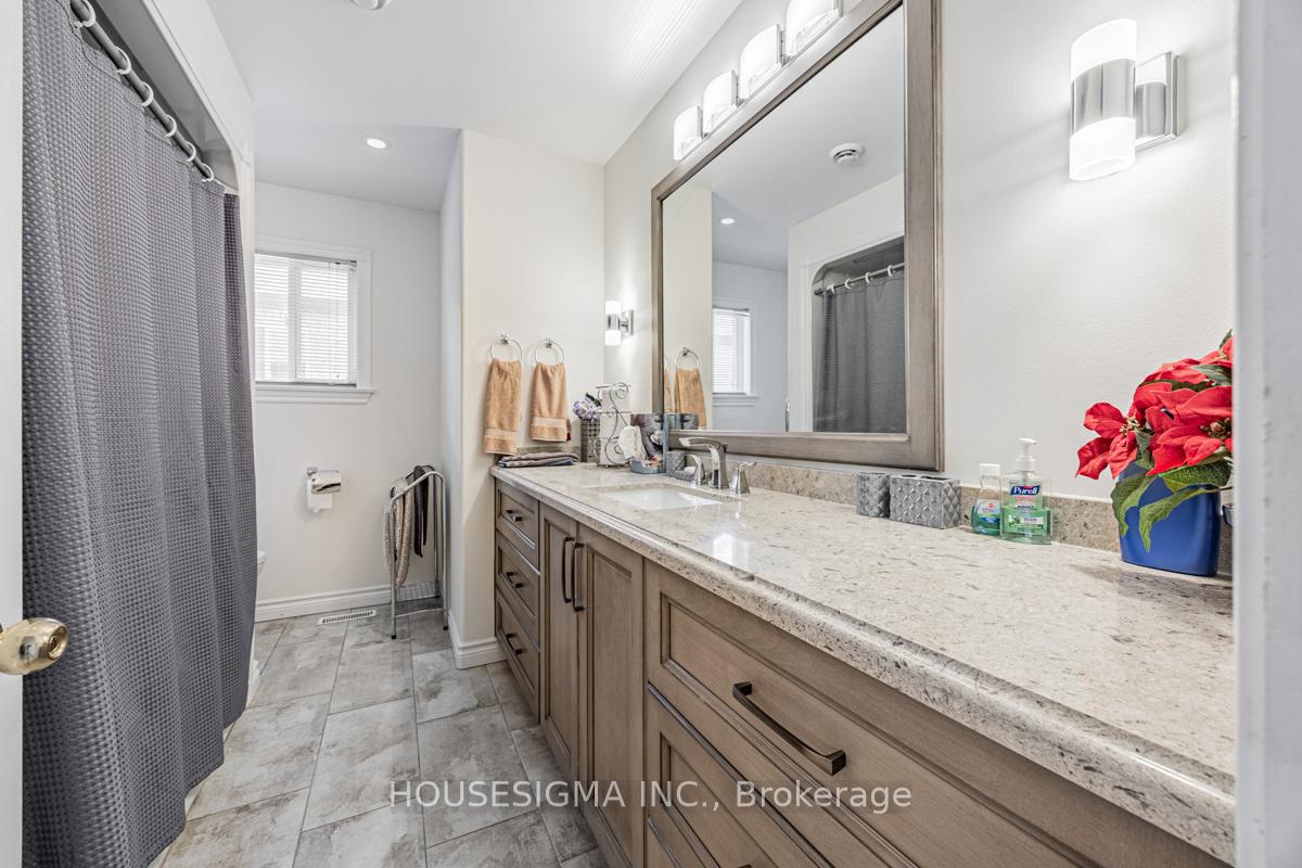 Photo 26 of 12 Low Boulevard, Uxbridge — HOMEH